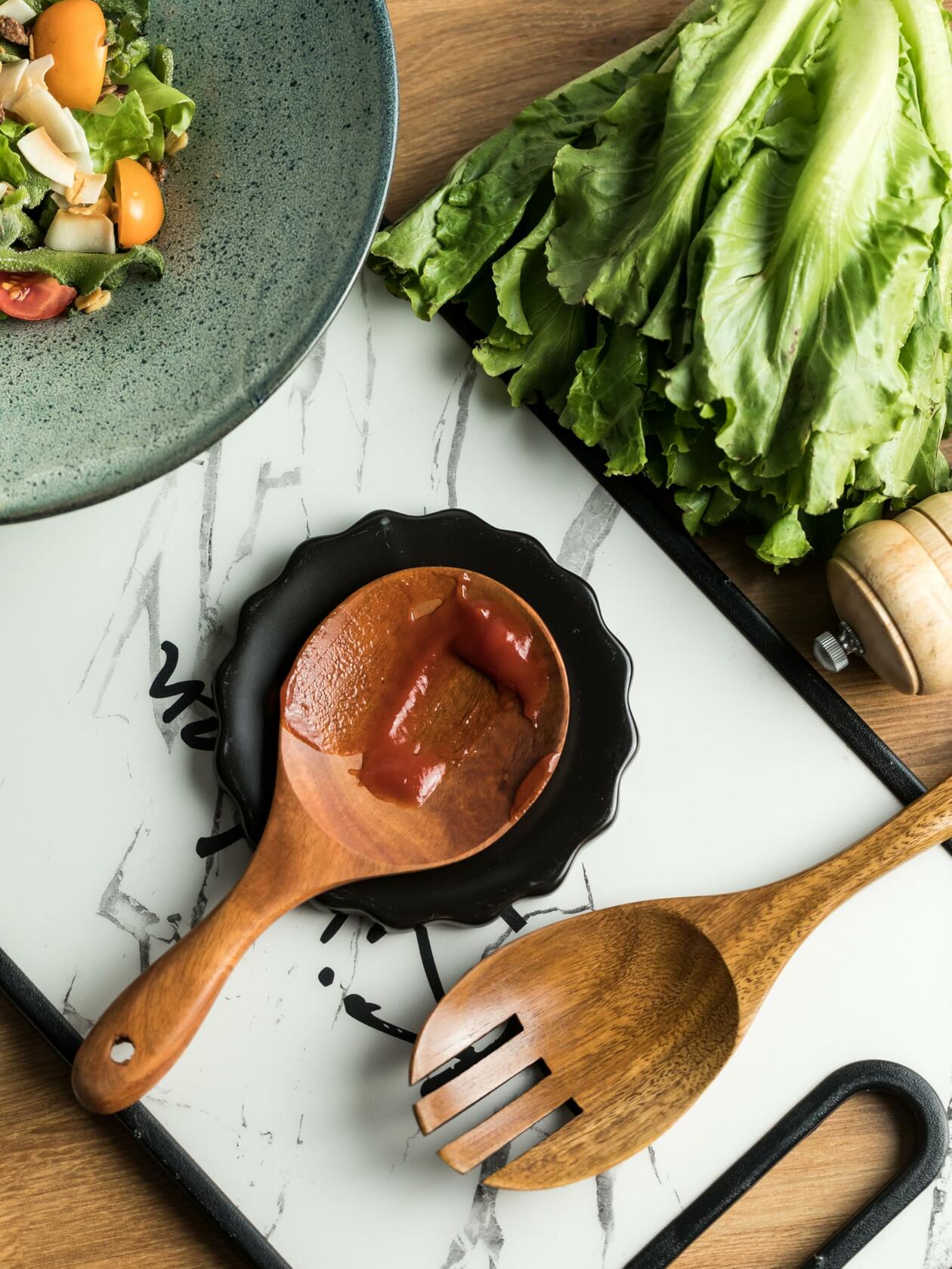 Black 5 Inch Cracker-Shaped Spoon Rest Heat-Resistant Kitchen Accessory