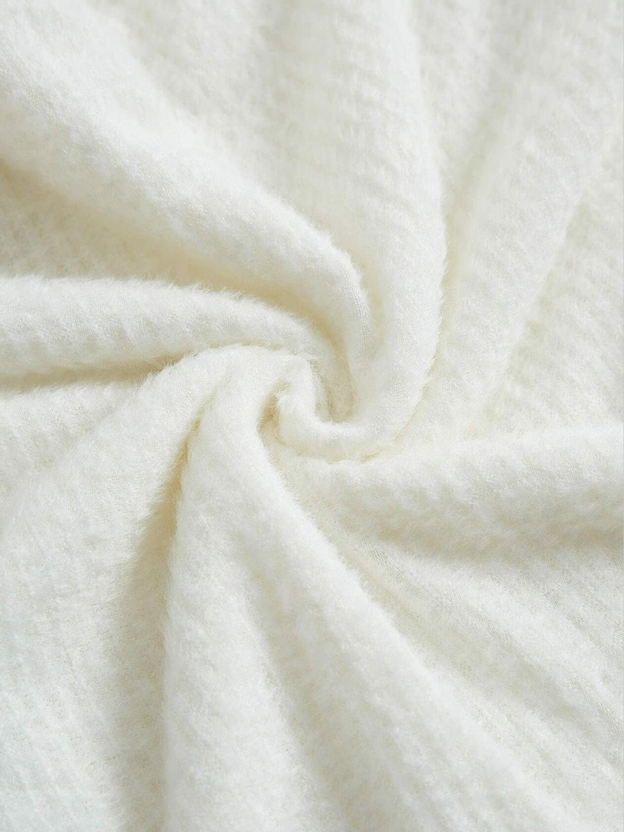 Verdusa Women's Off Shoulder Sweater White M Slim Fit Crop Tee Top