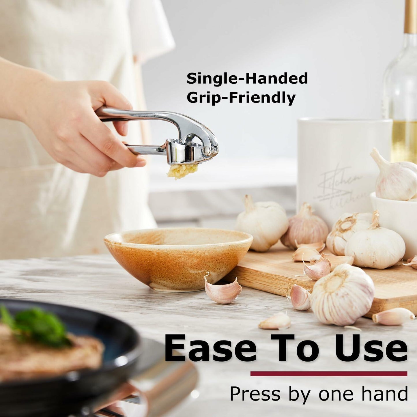 Kitessensu Garlic Press Set with Silicone Peeler & Brush, Gloss Silver