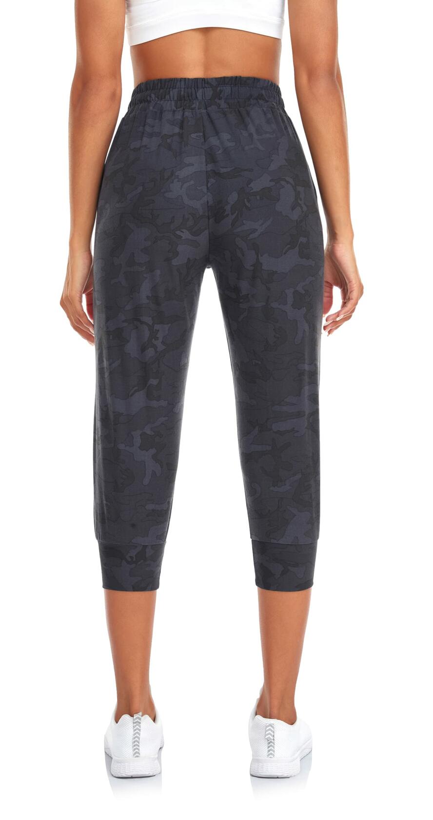 FULLSOFT Women's Capri Sweatpants Black Camo with Pockets Size S