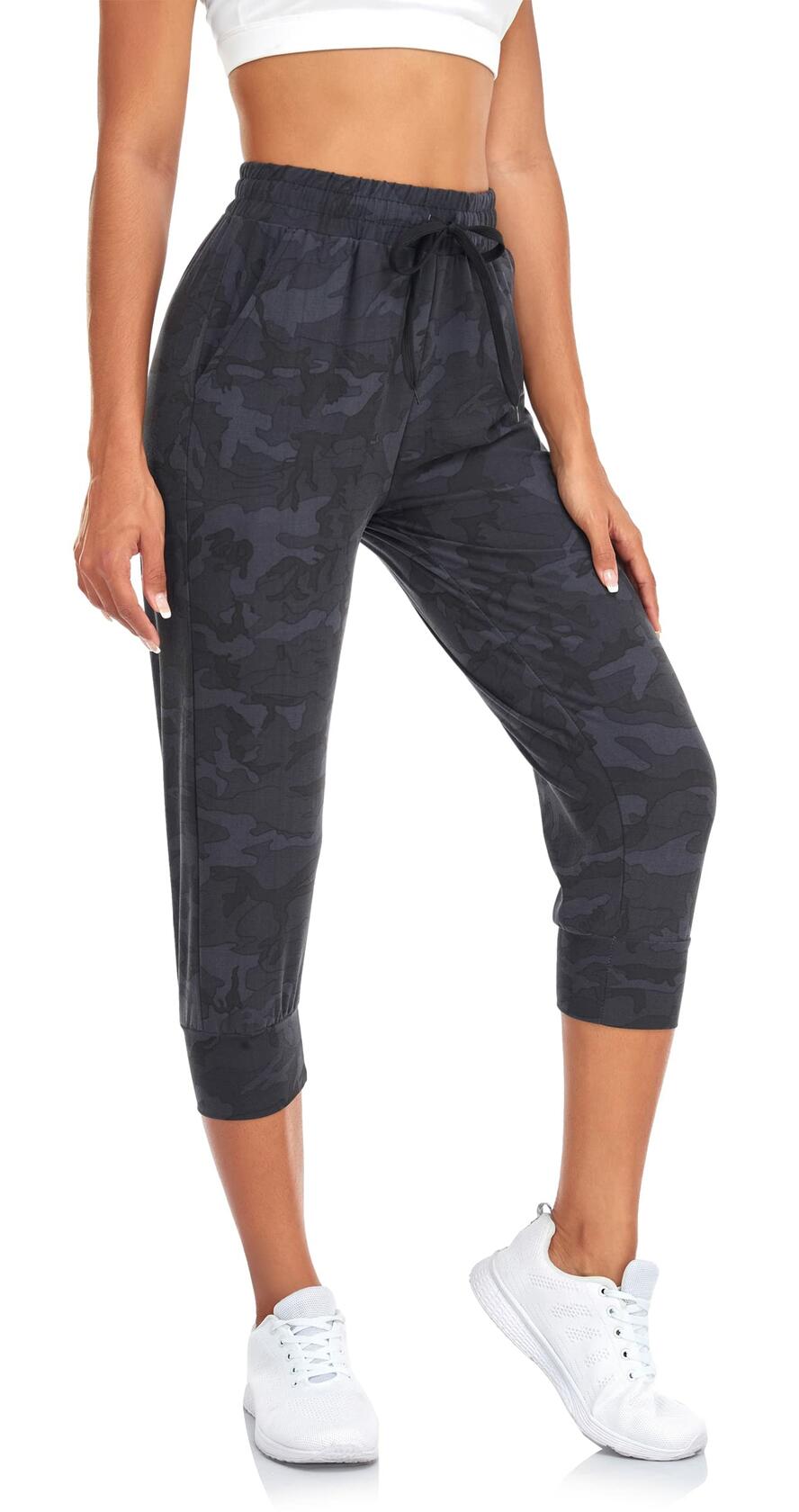 FULLSOFT Women's Capri Sweatpants Black Camo with Pockets Size S
