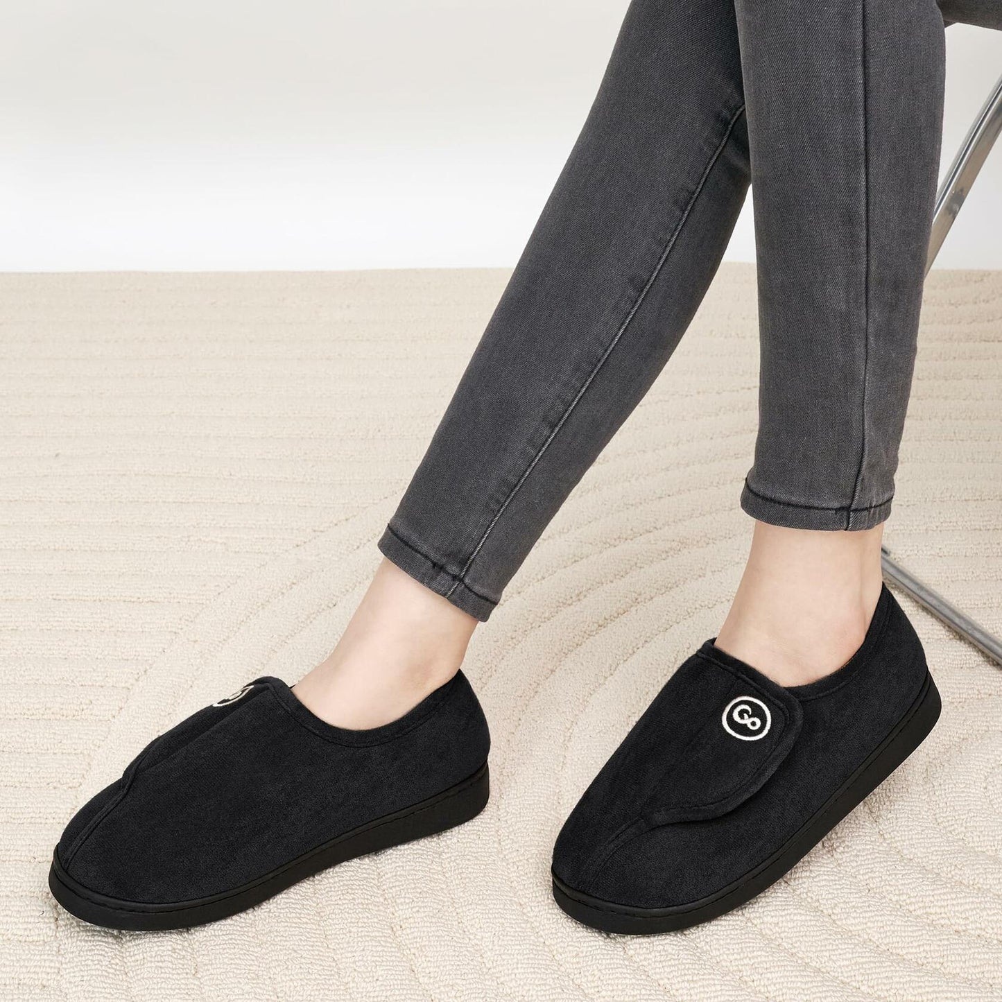 HARENCE Women's Black Slippers Memory Foam Fur Lined Size 44/45