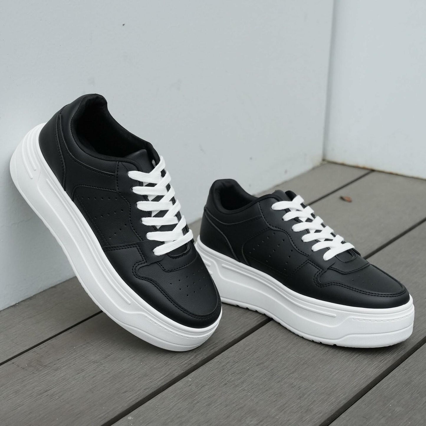 JABASIC Women Platform Sneakers Low Top Lace Up Walking Shoes Black Size 7