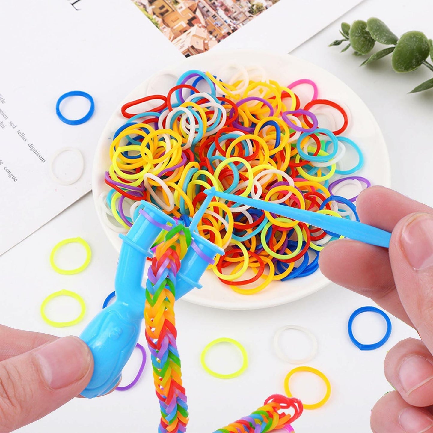 MEGANEOPRE Loom Bracelet Bands Kit 4500+ Pcs 15 Colors Clips Hooks Loom