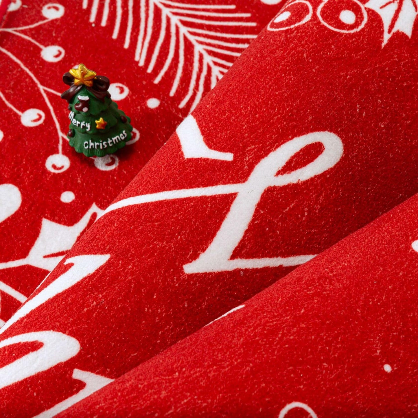 HUGEAR Christmas Area Rug 2x3 Red/White Non-Slip Low Pile Xmas Decor