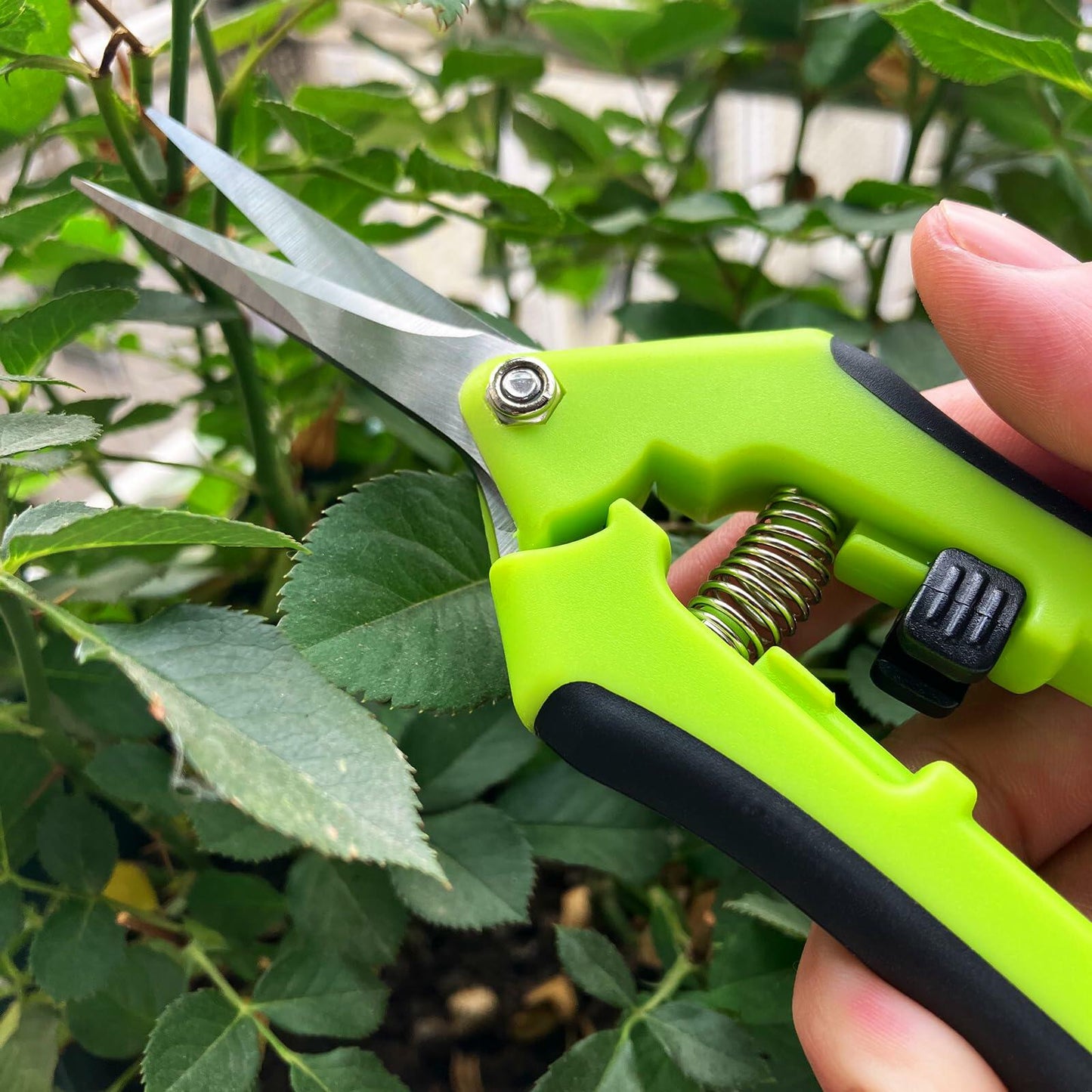 Sageky Professional Pruning Shears Ergonomic Precise Cutting Tool