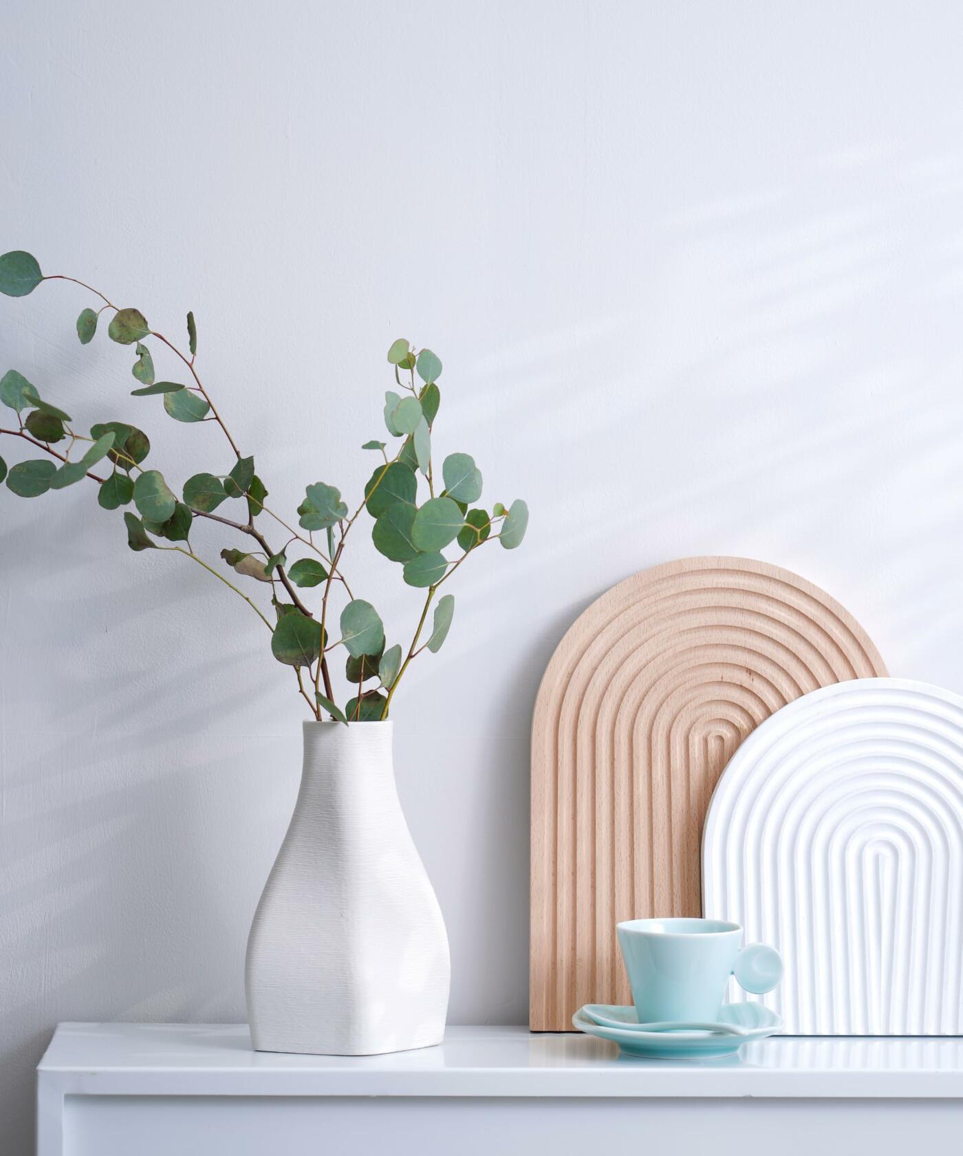 Meletē White Ceramic Irregular Shape Vase Tabletop Decor Modern Home