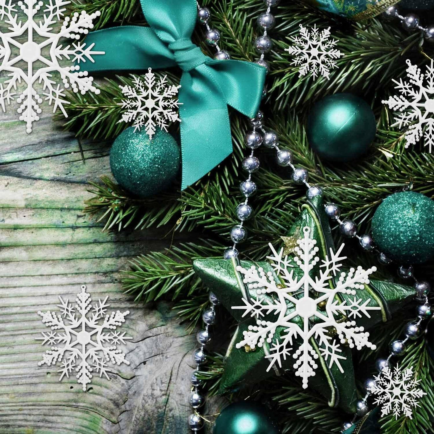 Tmflexe 110 Pcs White Plastic Snowflake Ornaments 6 Sizes Christmas Decor