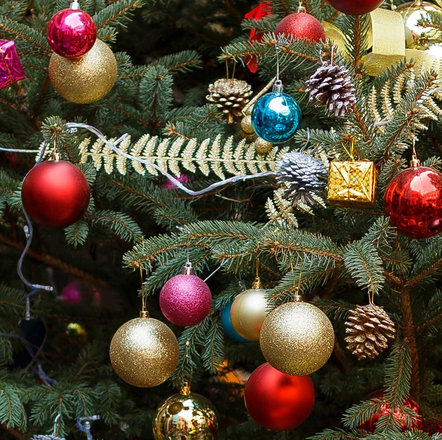 Emopeak 12Pcs Shatterproof Christmas Balls Ornaments 4 Style Multi Color