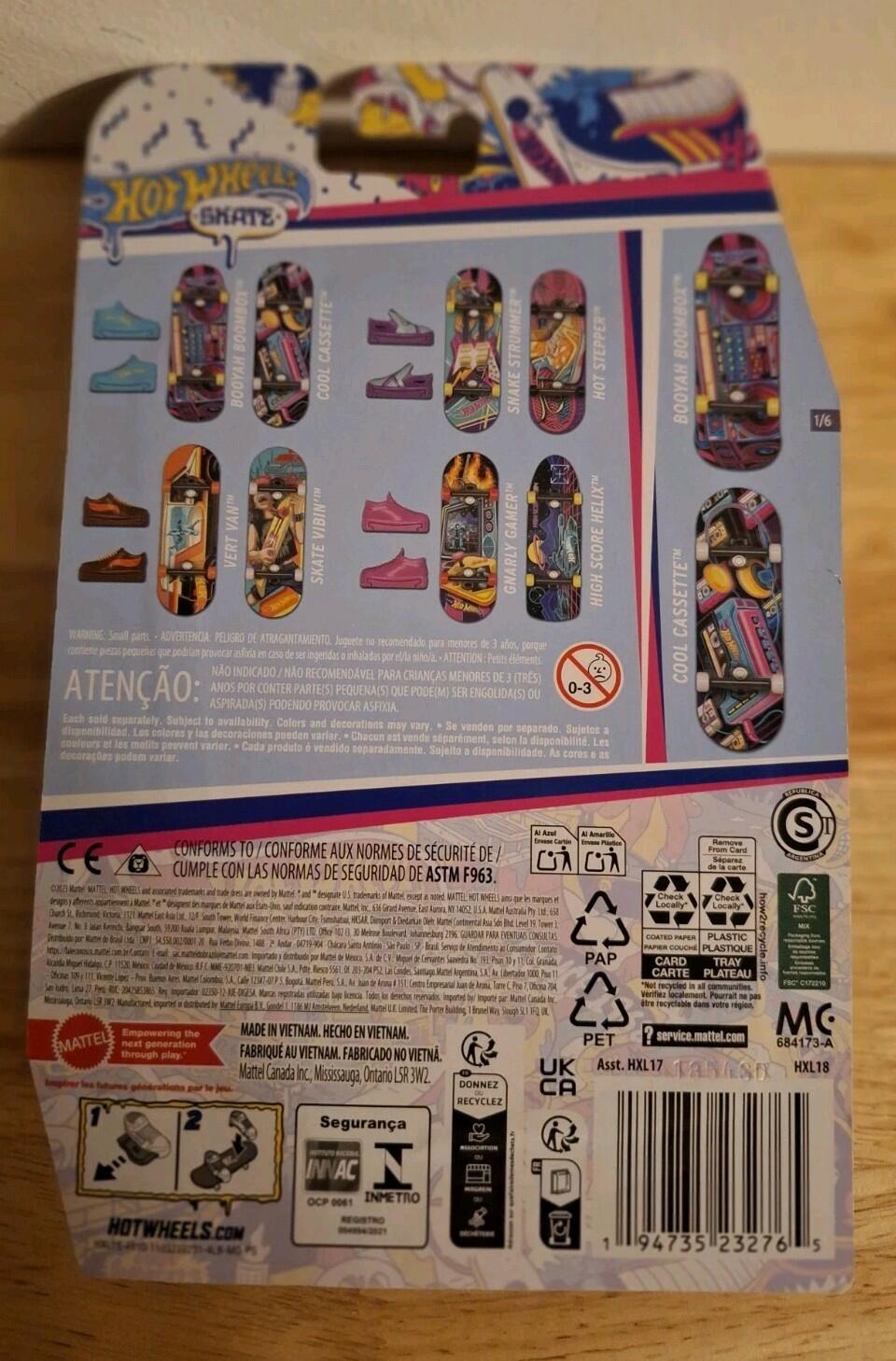 Hot Wheels Skate Finger Skateboards w/ shoes Booyah Boombox & Cool Cassette