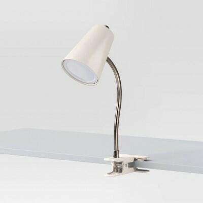 Room Essentials Clip Table Lamp White with LED Light Bulb Included