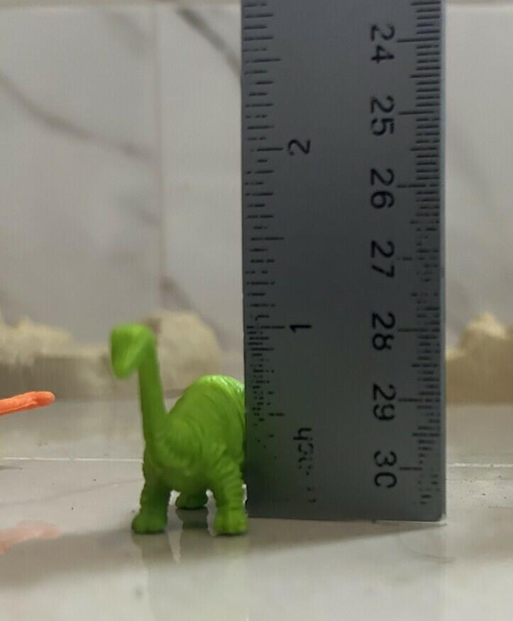 Fun bucket 27 pieces Dinosaurs action figures toy planet .pre Owned