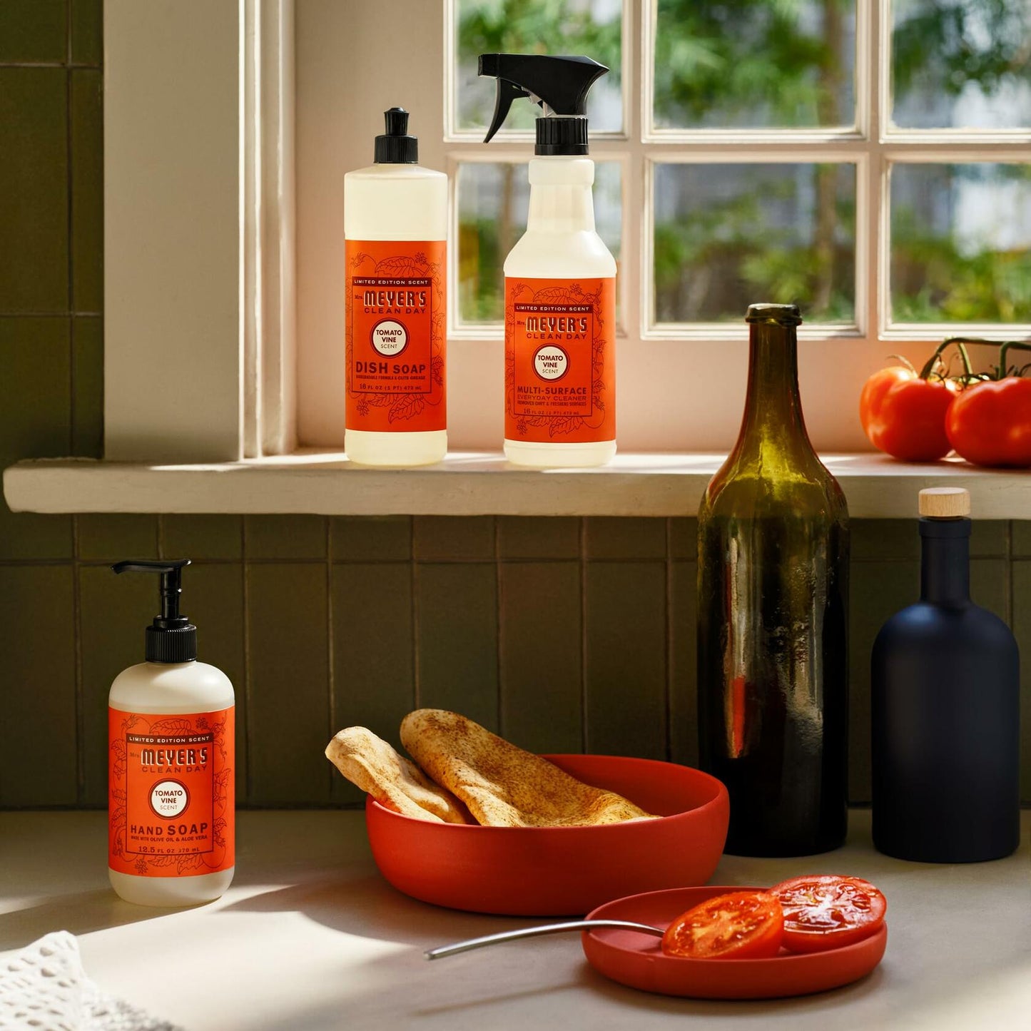 Mrs. MEYER'S CLEAN DAY Multi-Surface Everyday Cleaner Tomato Vine 16oz