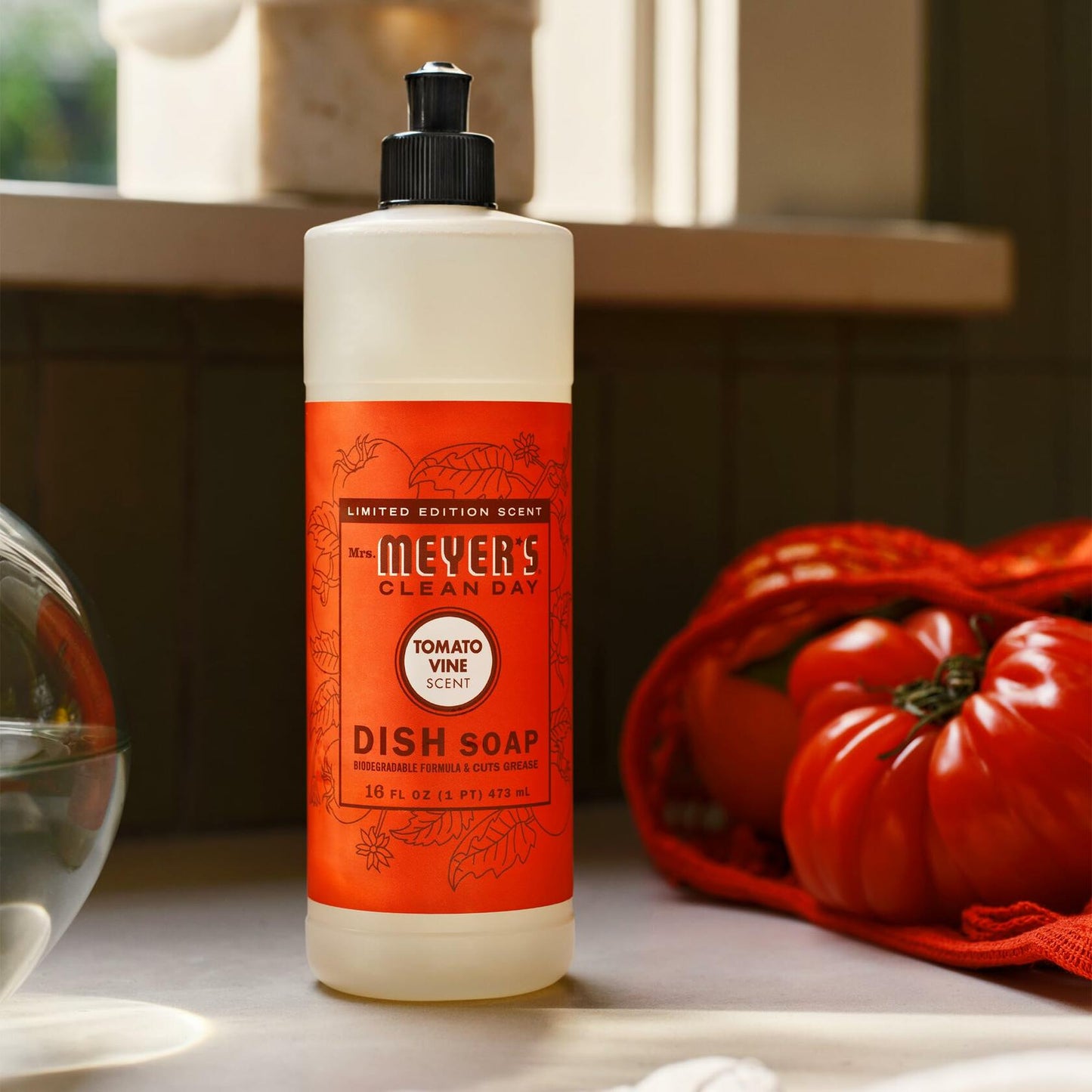 Mrs. MEYER'S CLEAN DAY Liquid Dish Soap Tomato Vine Scent 16oz Bottle
