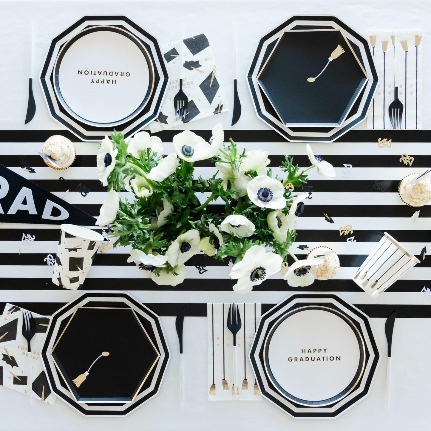 Bonjour Fête Disposable Black & White Table Runner 16x120 Pack of 1