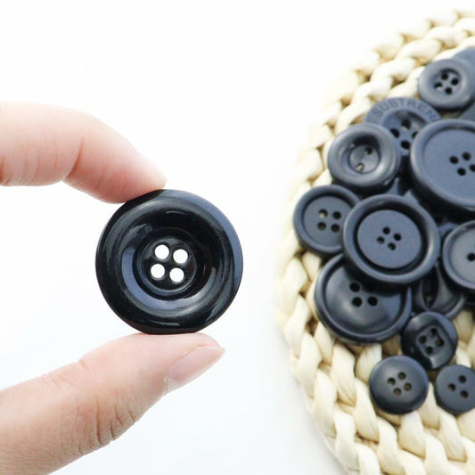 MEIYOUJU AM 600 Pcs Black Resin Round 4-Hole Sewing Buttons Mixed Sizes