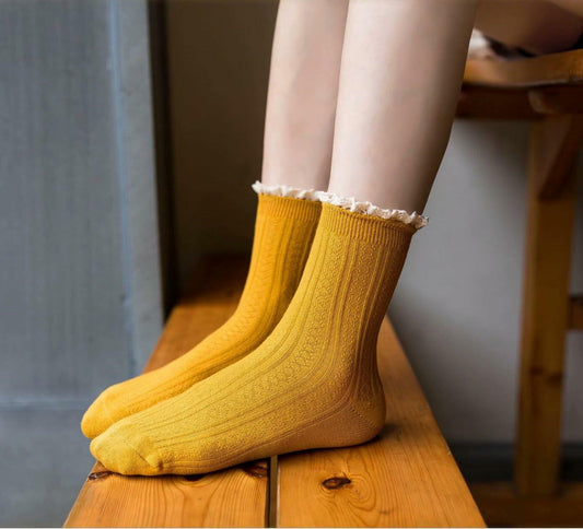 SWANONLAND Women’s Frilly Ankle Socks Vintage Trim 6 Pairs Assorted One Size