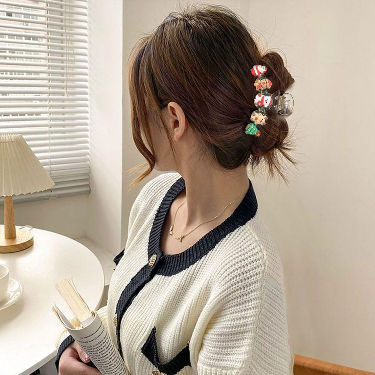 HIFANMM Christmas Hair Clip Xmas Cartoon White Hair Claw Clips for Women Girls, Santa Claus Snowman Xmas Tree Large Acrylic Hair Accessories New Year Non Slip Hairpins for Thick Thin Hair Decor