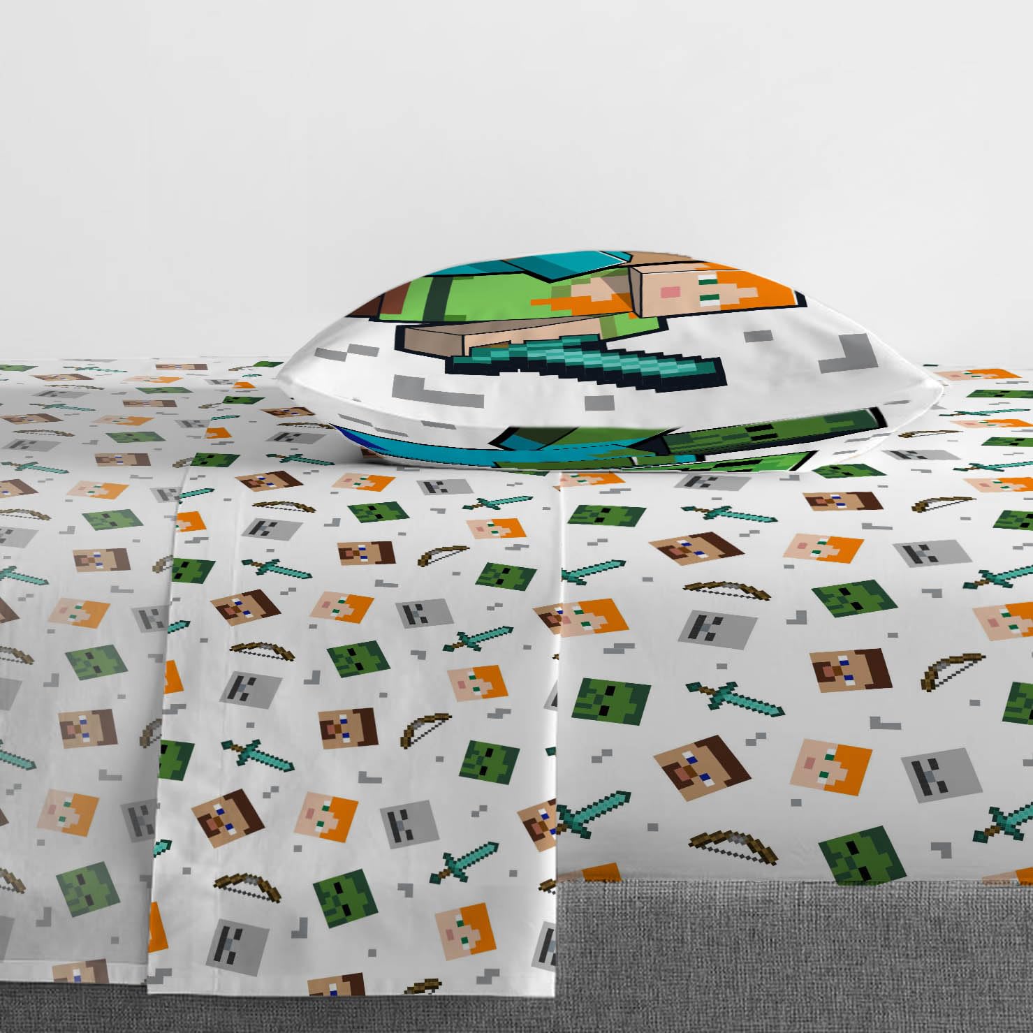 Jay Franco Minecraft Twin Comforter Set 5PC Bedding Creeper Zombie