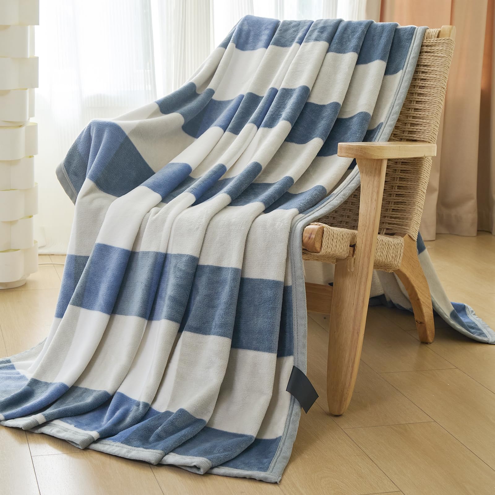 PAJEO Fleece Blanket Queen Size Checkered Blue Soft Lightweight Plush Flannel