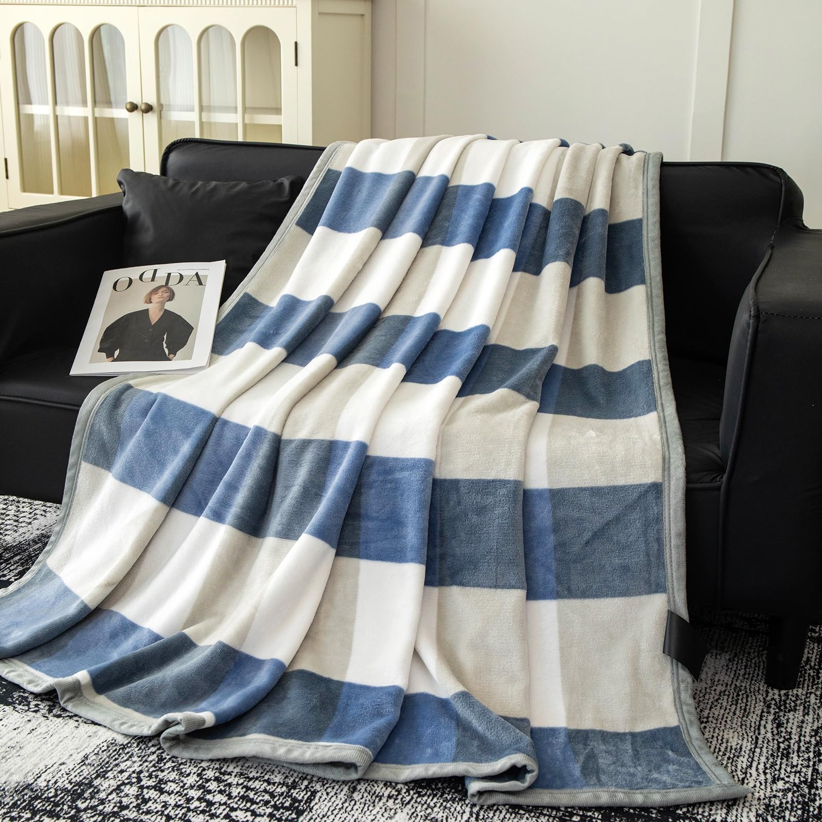 PAJEO Fleece Blanket Queen Size Checkered Blue Soft Lightweight Plush Flannel