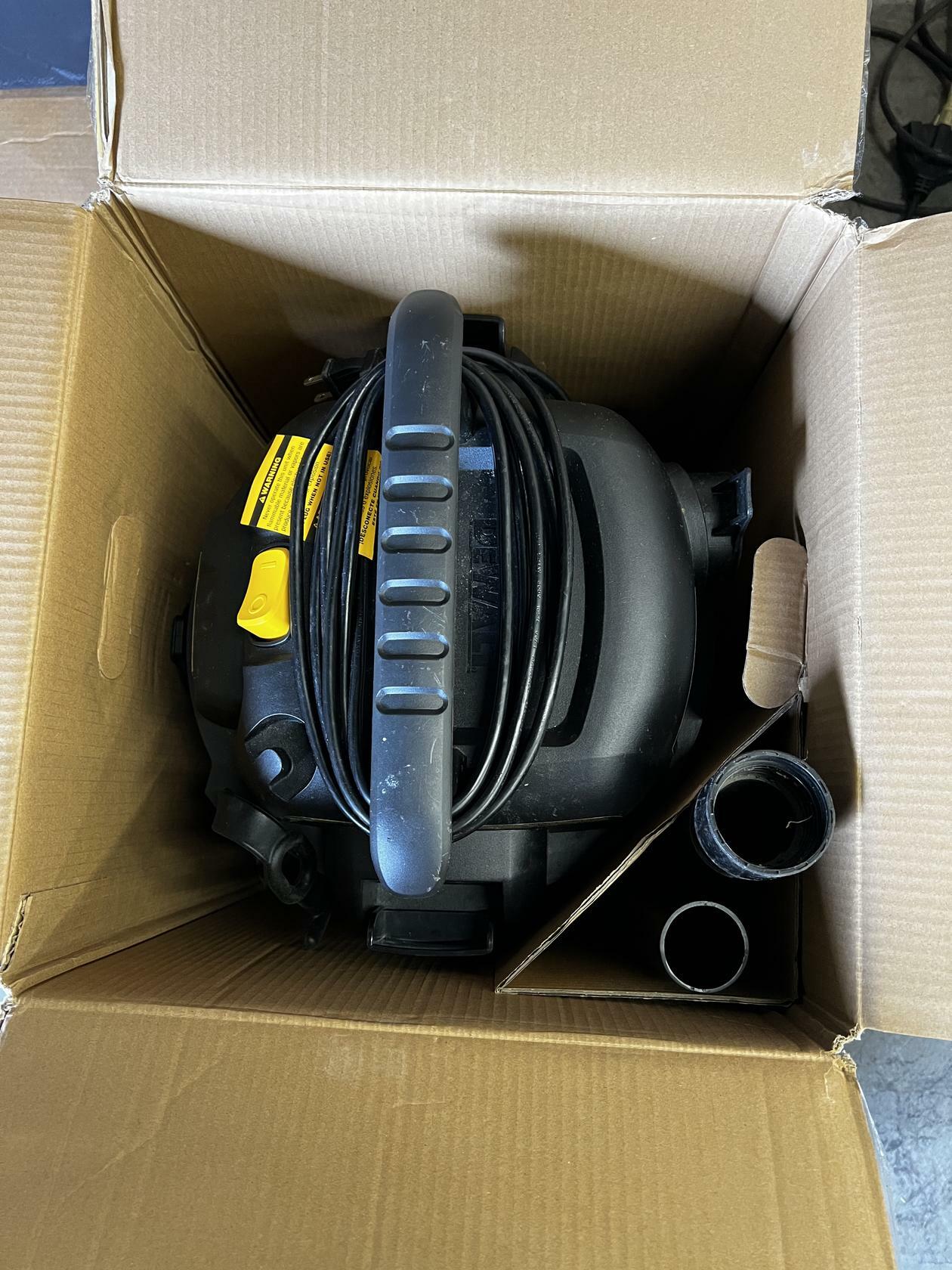 [Good] Dewalt DXV08SA Stainless Steel Wet/Dry 8-Gallon 5 HP Vacuum