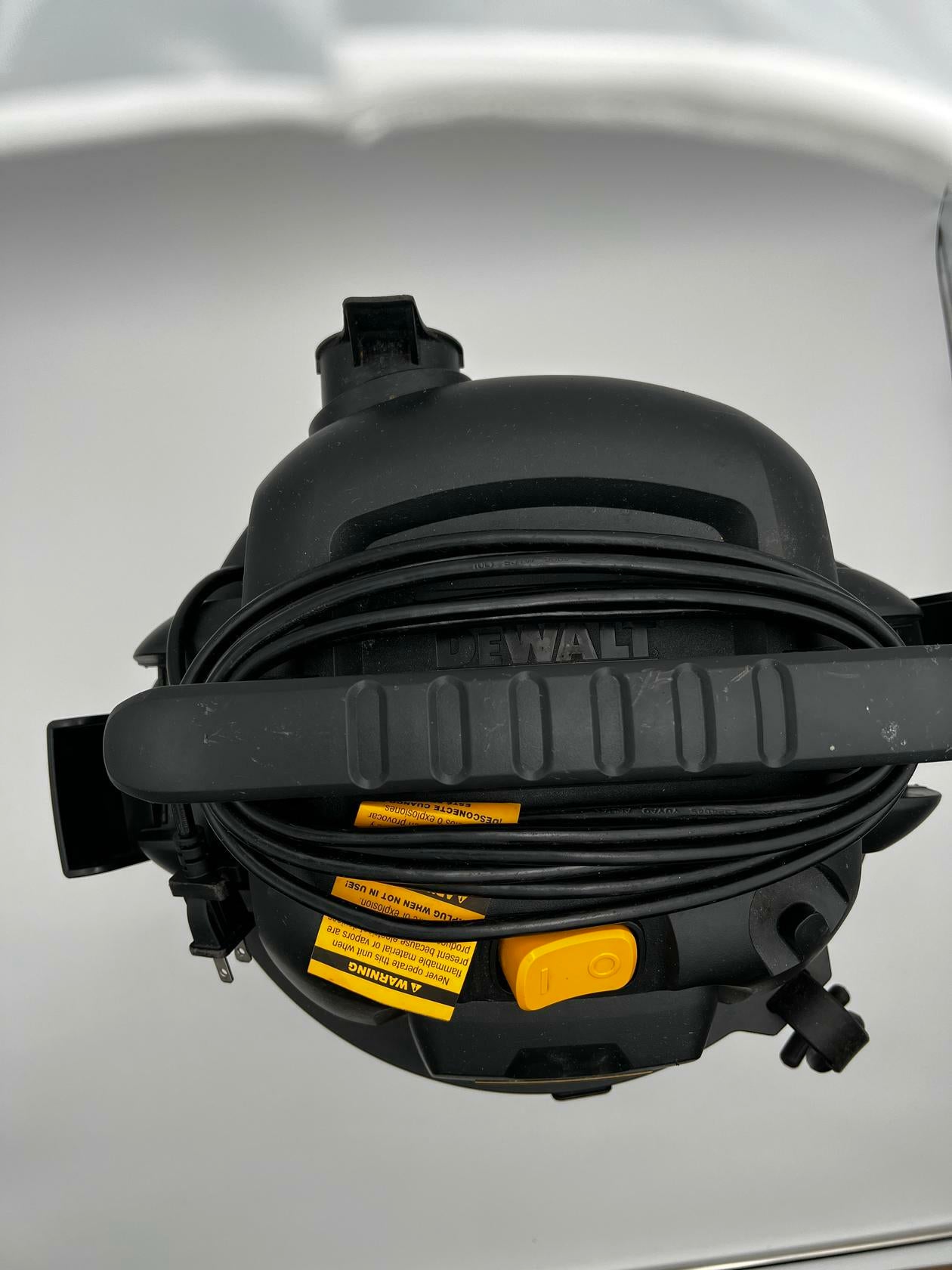 [Good] Dewalt DXV08SA Stainless Steel Wet/Dry 8-Gallon 5 HP Vacuum