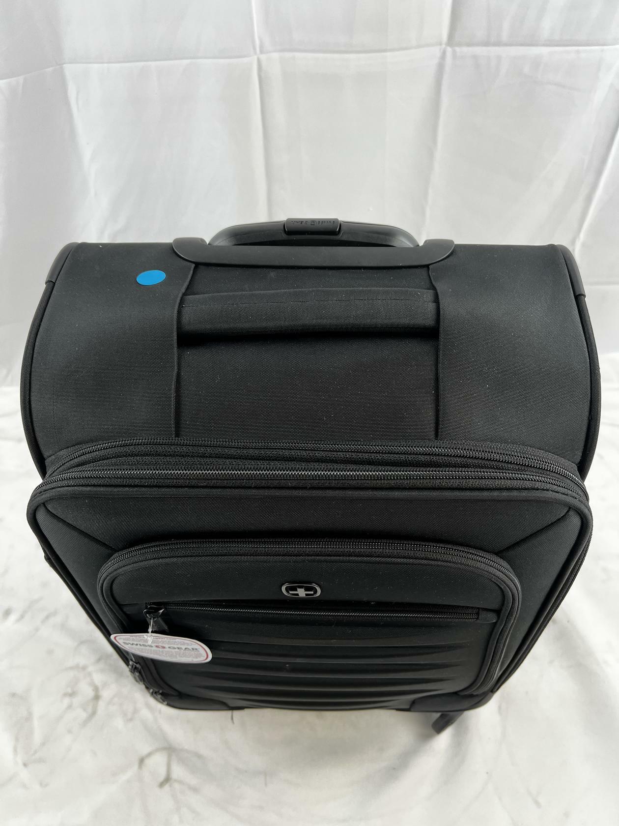 Swissgear 8099 21" Softside Expandable Spinner Carry-On - Black - Like New