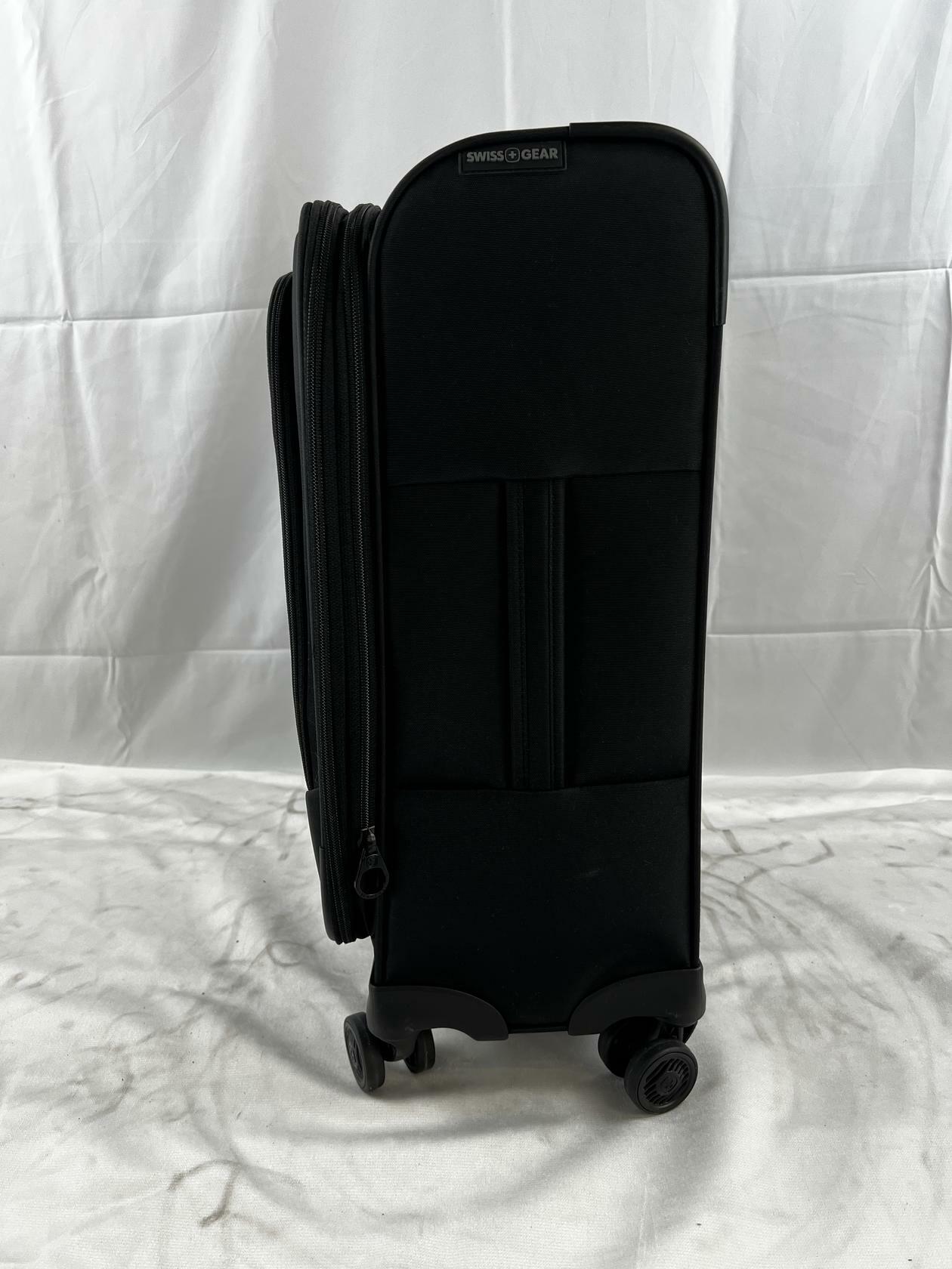 Swissgear 8099 21" Softside Expandable Spinner Carry-On - Black - Like New