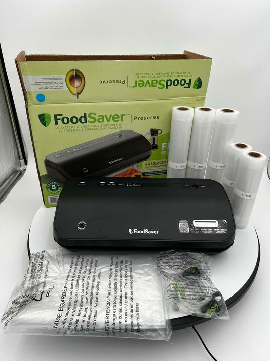 [Like_new] FoodSaver Preserve Vacuum Sealing System Starter Kit with Bags and Rolls VS2280