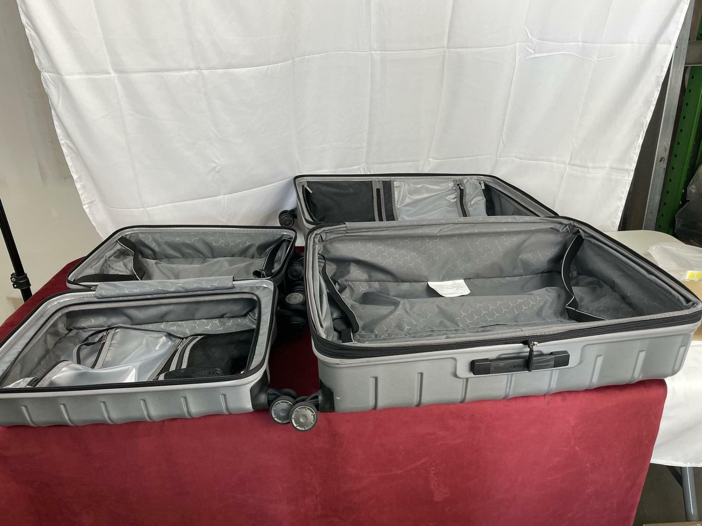 [Good] Samsonite Element XLT Hardside Set Silver