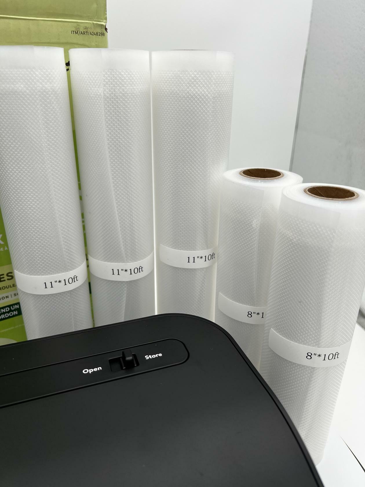 [Like_new] FoodSaver Preserve Vacuum Sealing System Starter Kit with Bags and Rolls VS2280