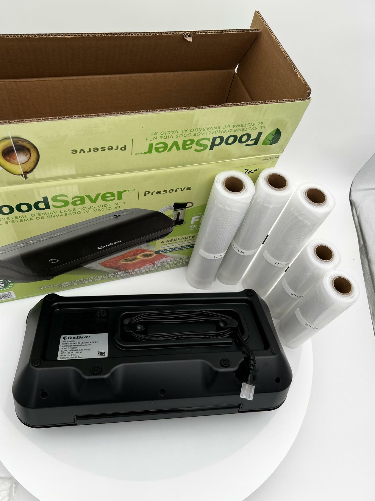 [Like_new] FoodSaver Preserve Vacuum Sealing System Starter Kit with Bags and Rolls VS2280