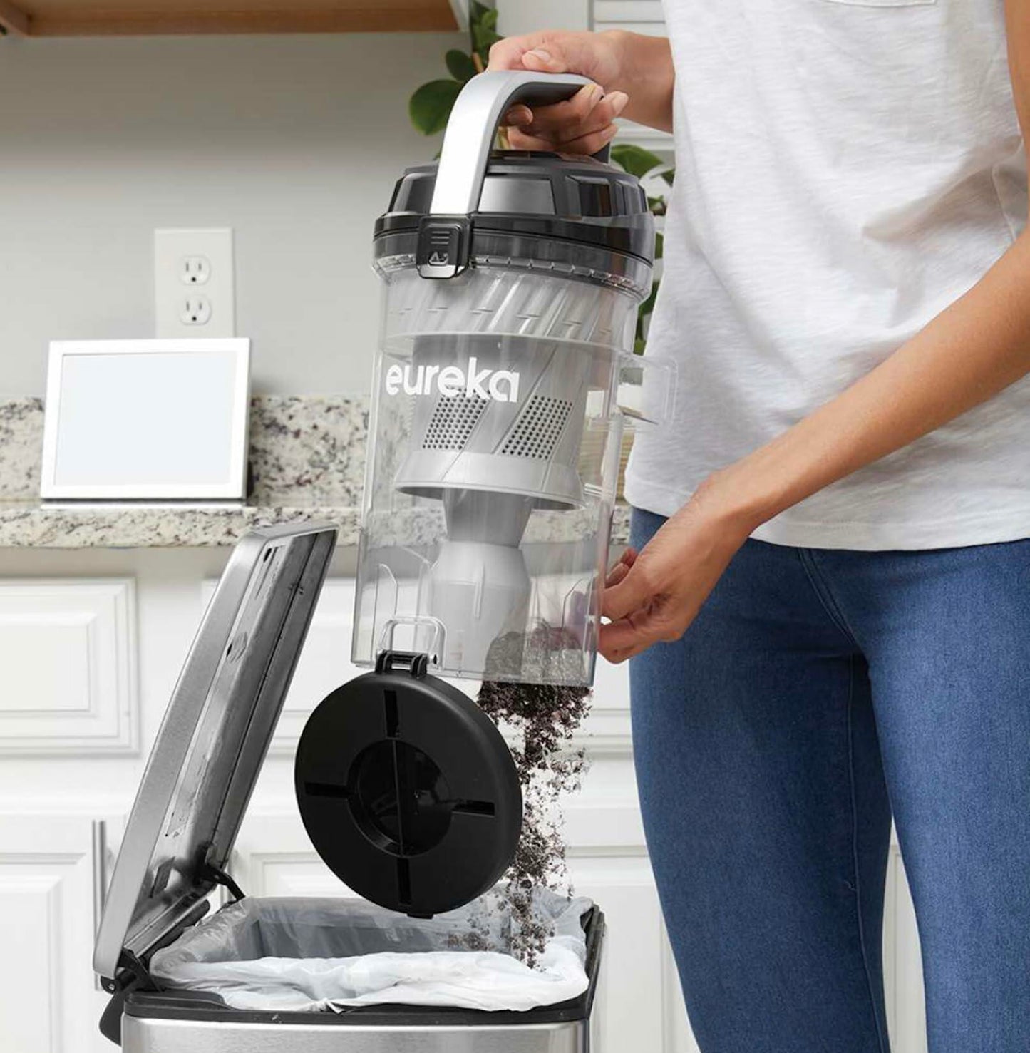 [Very_good] Eureka Dash Sprint Anti-Tangle Upright Vacuum Cleaner NEU612