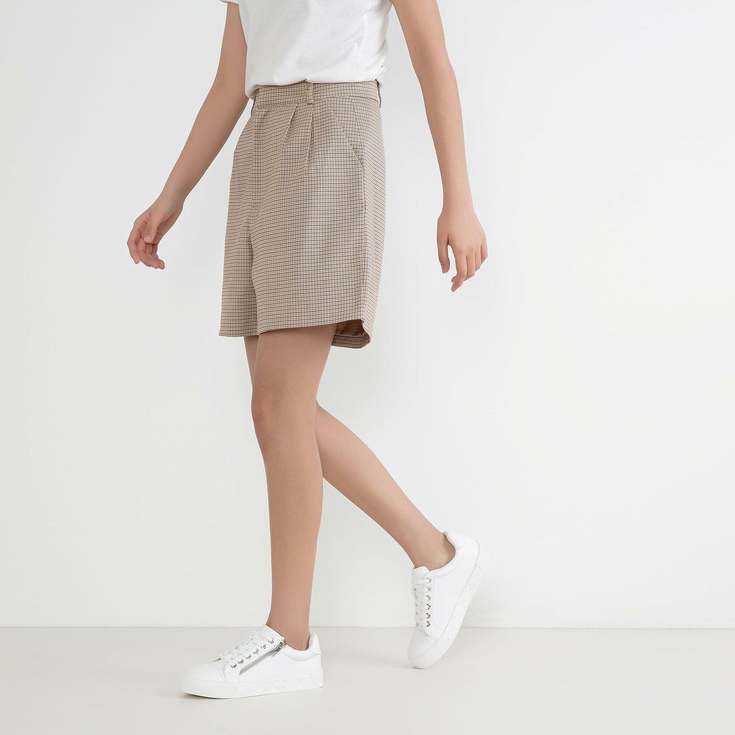 [Like_new] Jeossy Women's White Flat Low Top Cap Toe Sneakers with Zipper Size 9