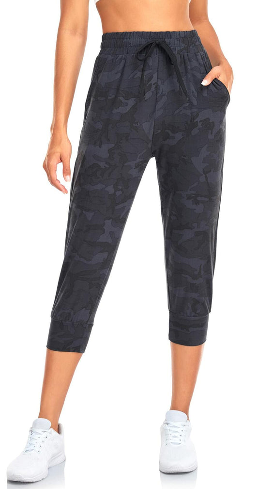 FULLSOFT Women's Capri Sweatpants Black Camo with Pockets Size S