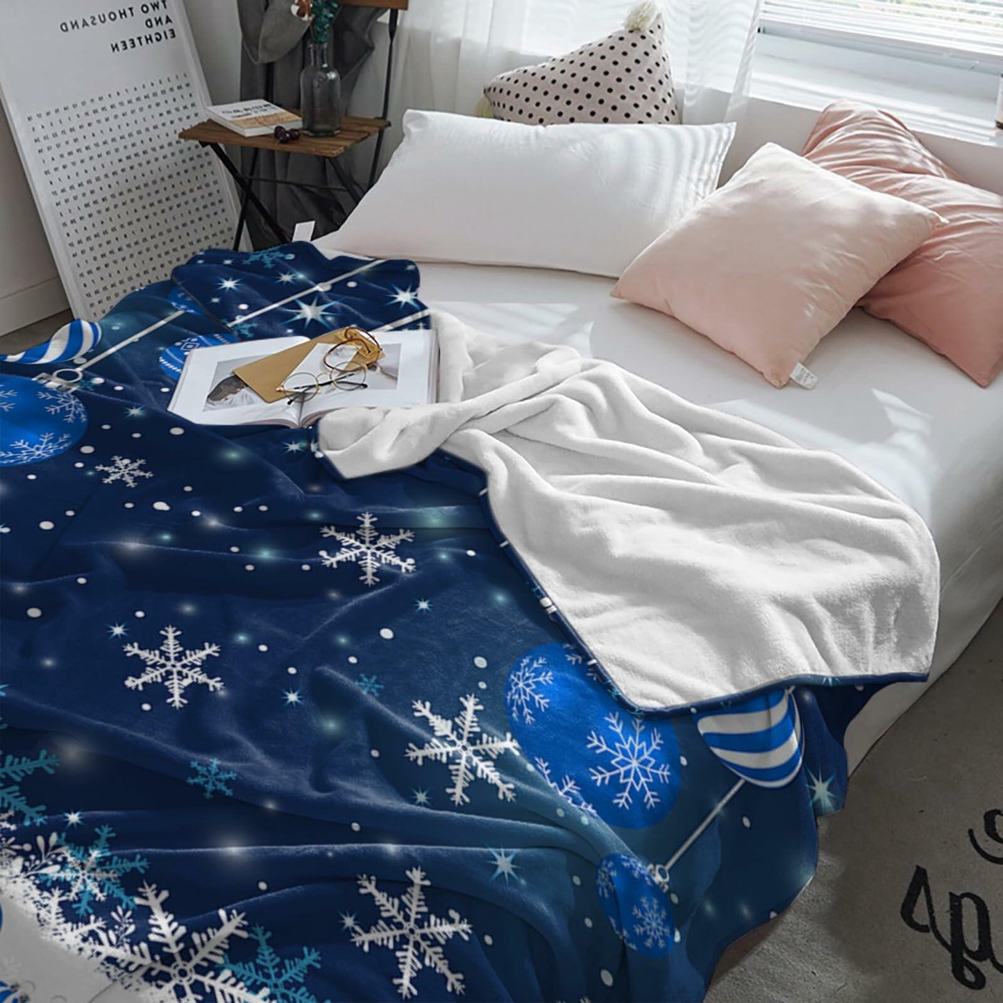 Blue Snowflake Christmas Throw Blanket Soft Cozy Fleece 40x60 Inch