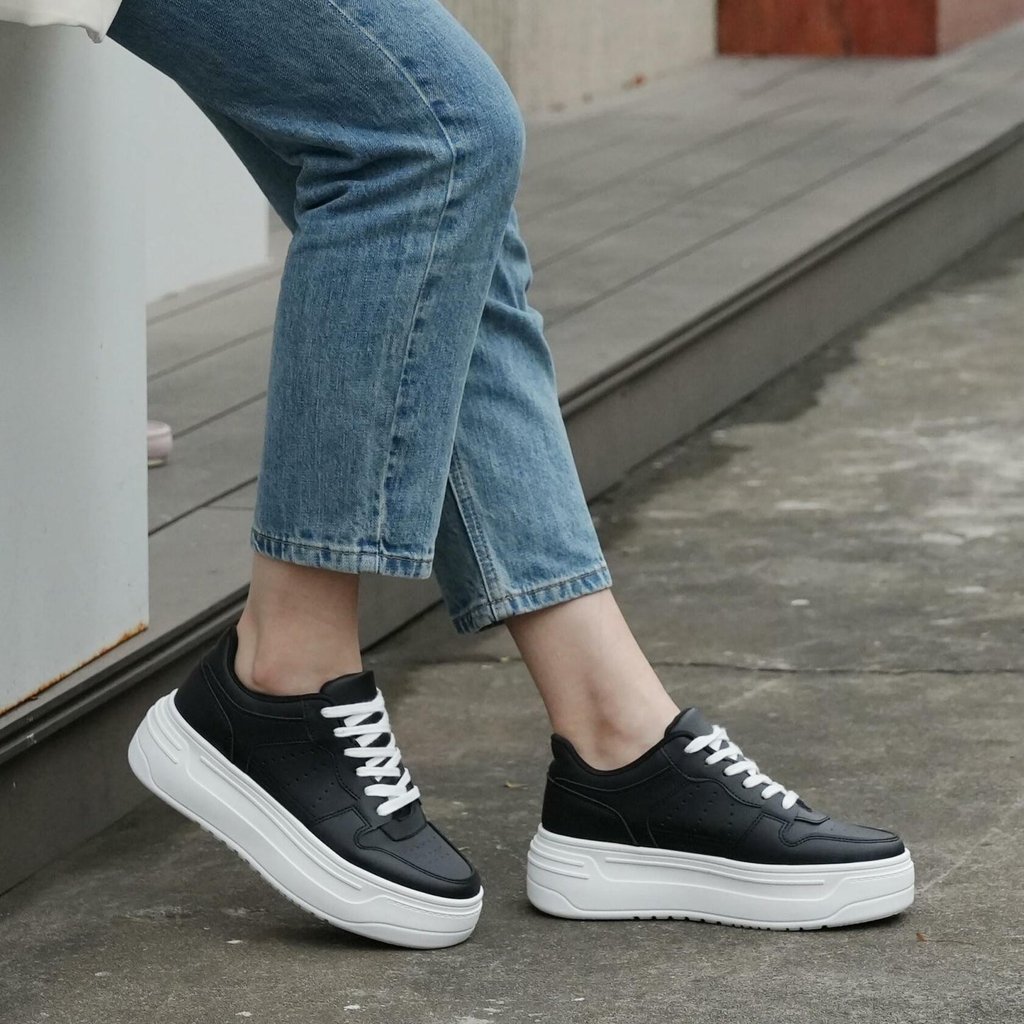 JABASIC Women Platform Sneakers Low Top Lace Up Walking Shoes Black Size 7