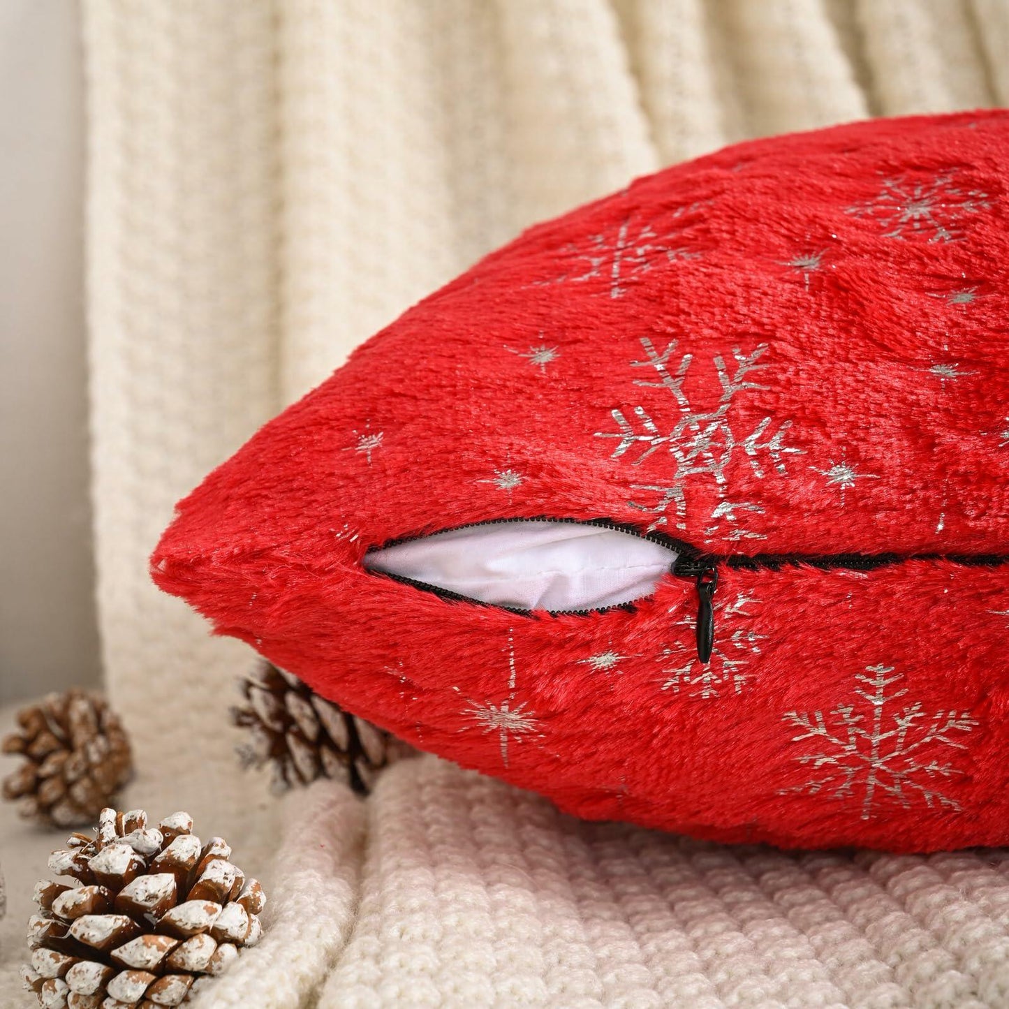 FUTEI Christmas Snowflakes Red Throw Pillow Covers Set of 2 18x18