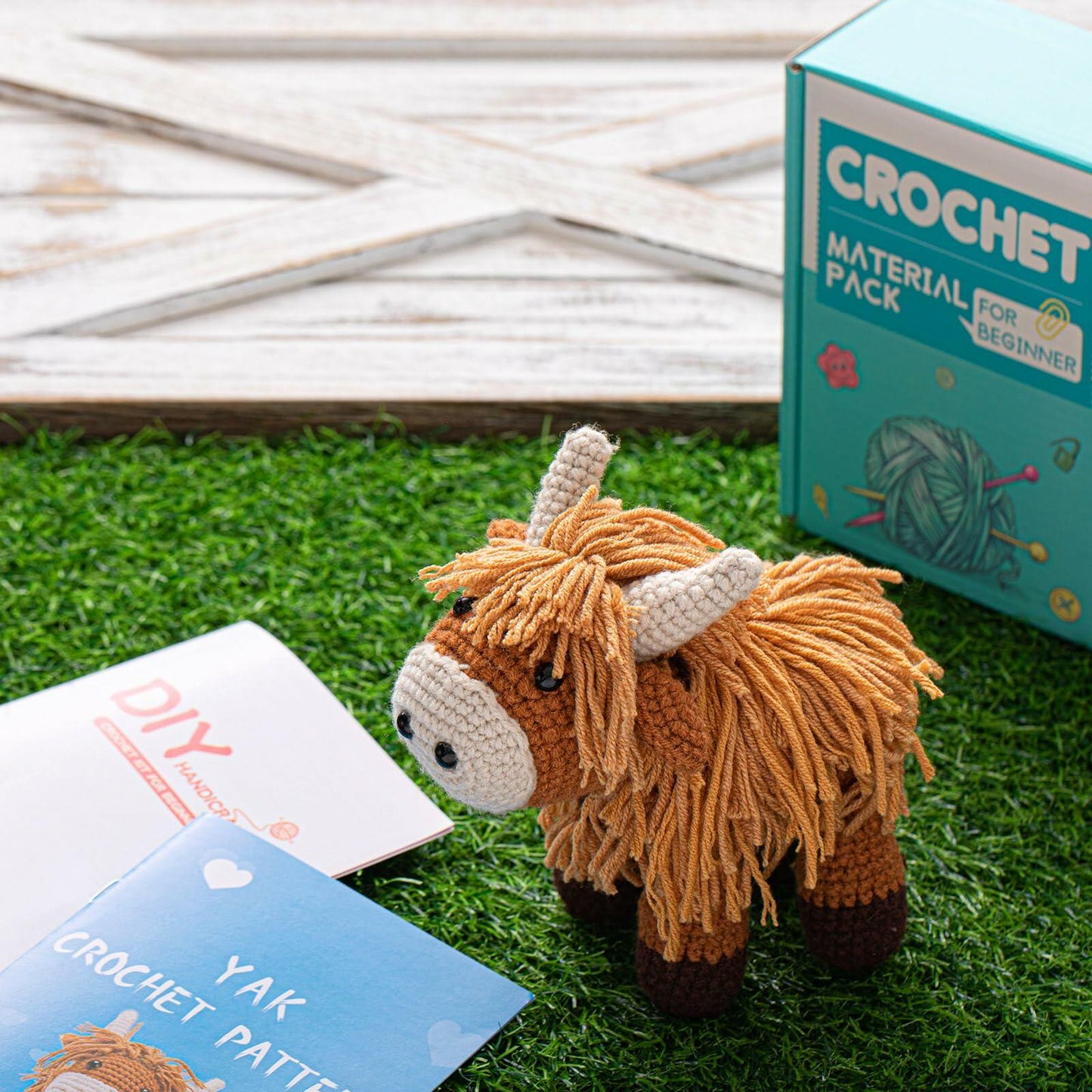 Lyrow Highland Cow Crochet Kit for Beginners with Yarn & Hook Tutorials