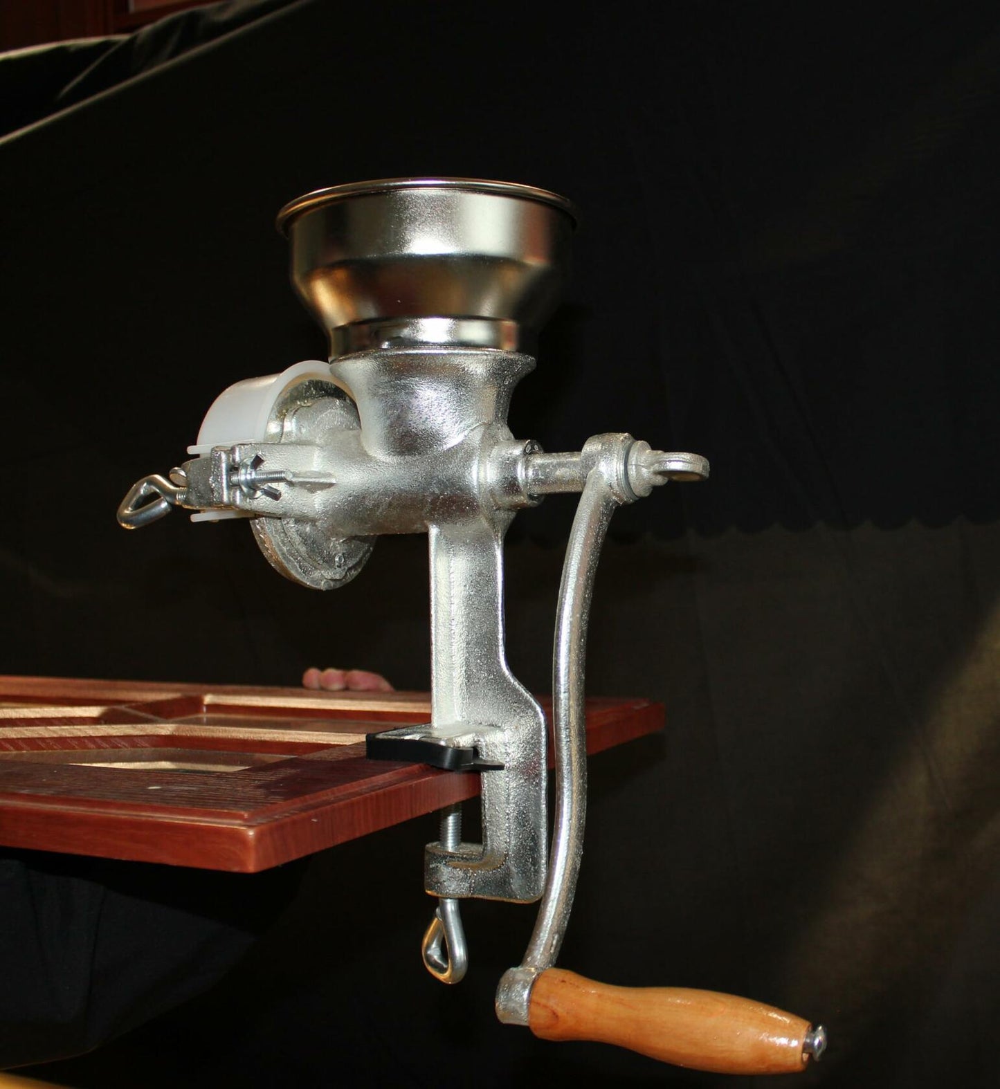 [Like New] Vanaart Grain Mill High Hopper Manual Cast Iron Grain Grinder Black