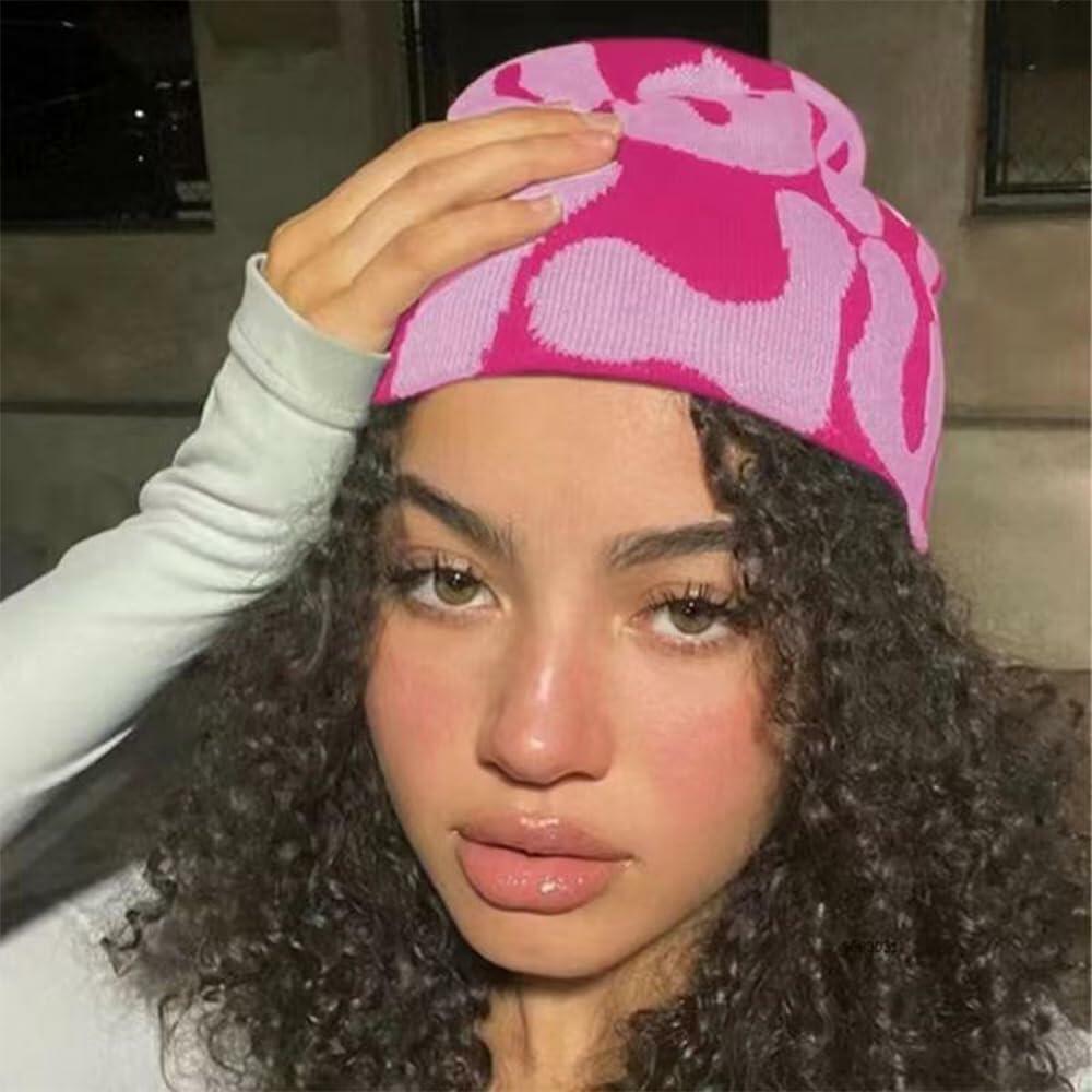 YUERFEILA Women Graphic Skull Beanie Warm Winter Hat Acrylic Spider-White&Black
