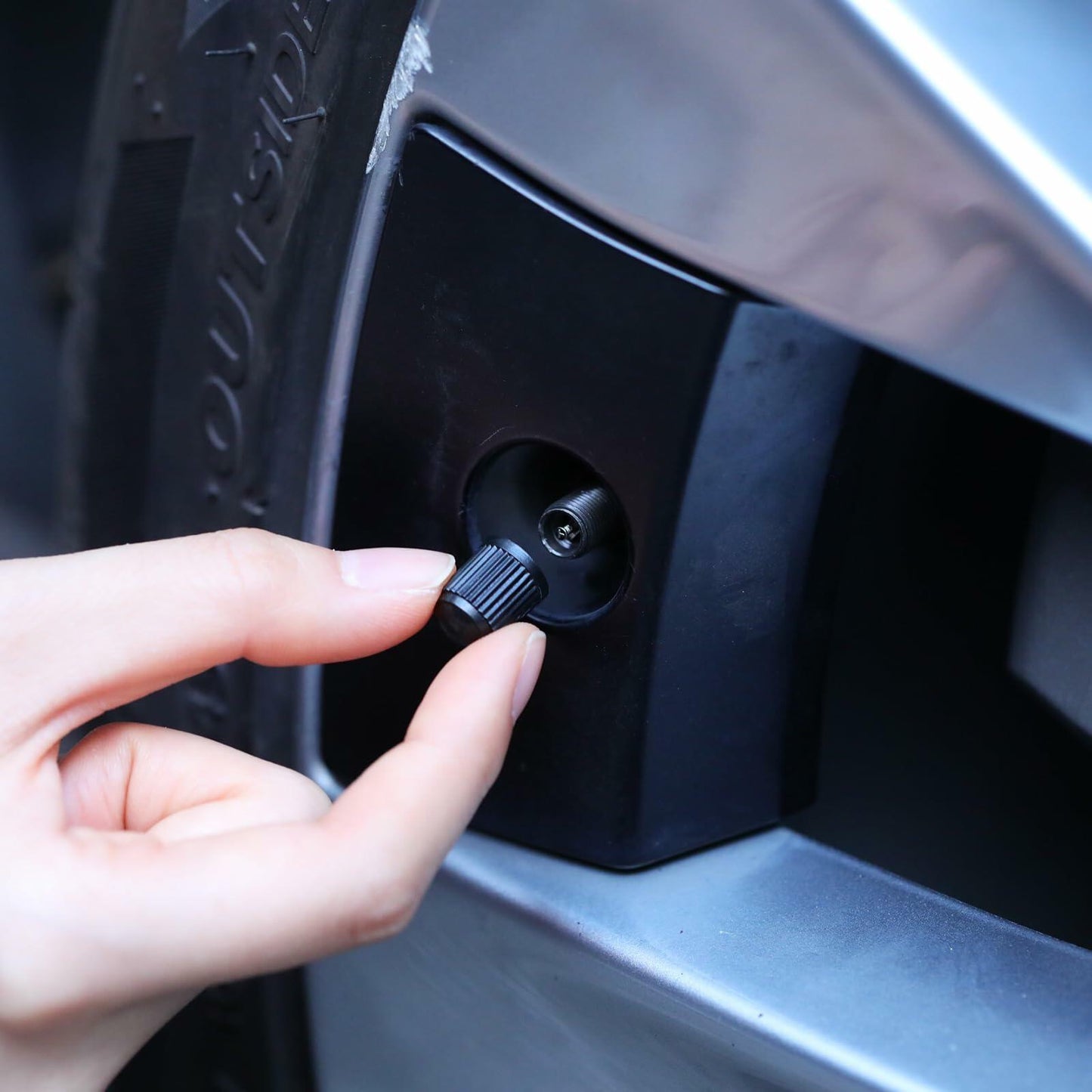 [Like New] Outus 200 Pcs Tire Valve Stem Caps Universal Plastic Black Covers