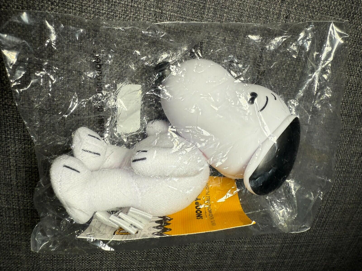 United Feature Syndicate Snoopy Vinyl Head Moveable Plush Figure White Peanuts