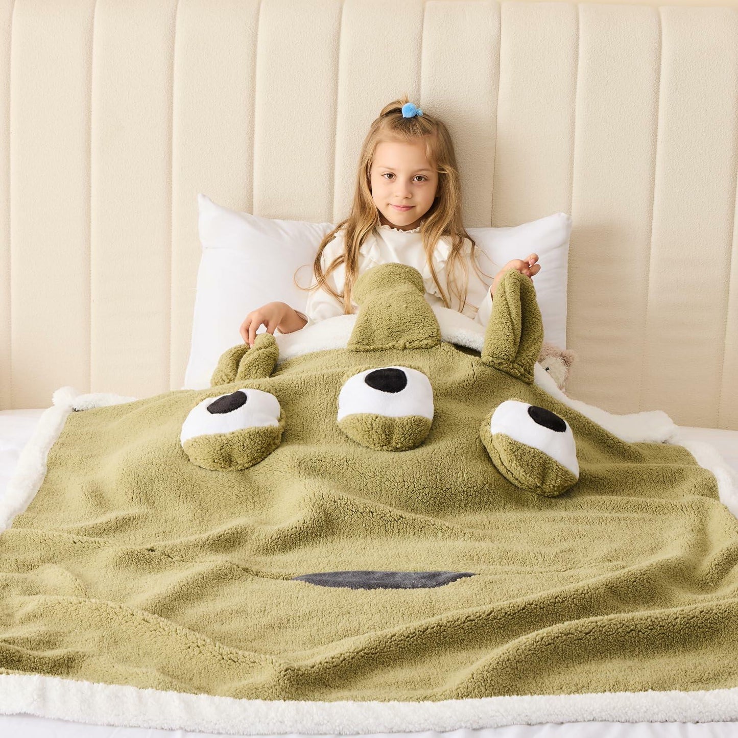 [Like_new] NEWCOSPLAY Pikachu Sherpa Fleece Throw Blanket Plush Throw 50x60 Yellow