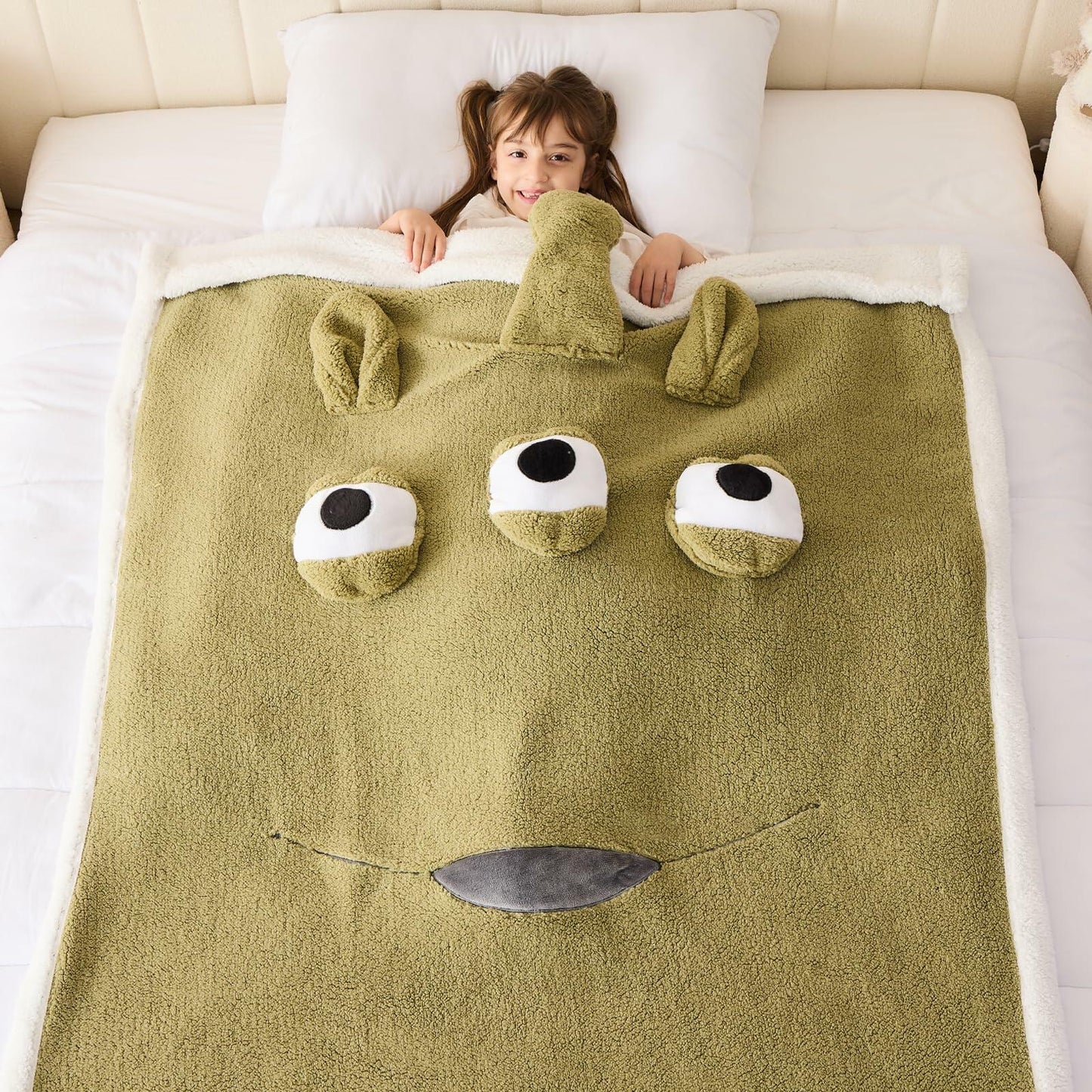 [Like_new] NEWCOSPLAY Pikachu Sherpa Fleece Throw Blanket Plush Throw 50x60 Yellow