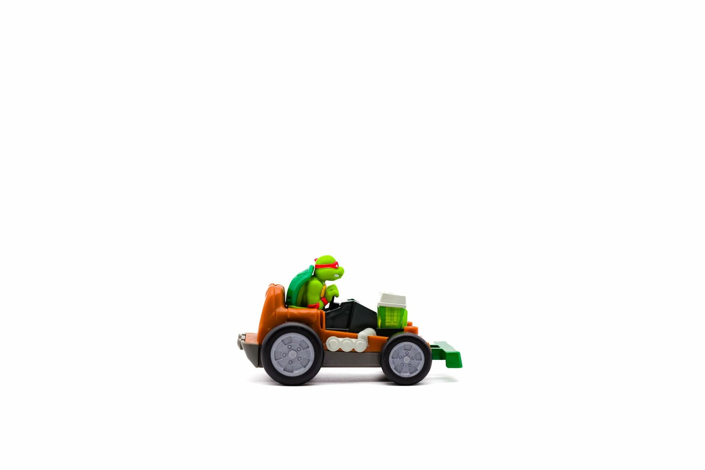Teenage Mutant Ninja Turtles Raphael Shell Smashers Light-Up Rev-Up Vehicle