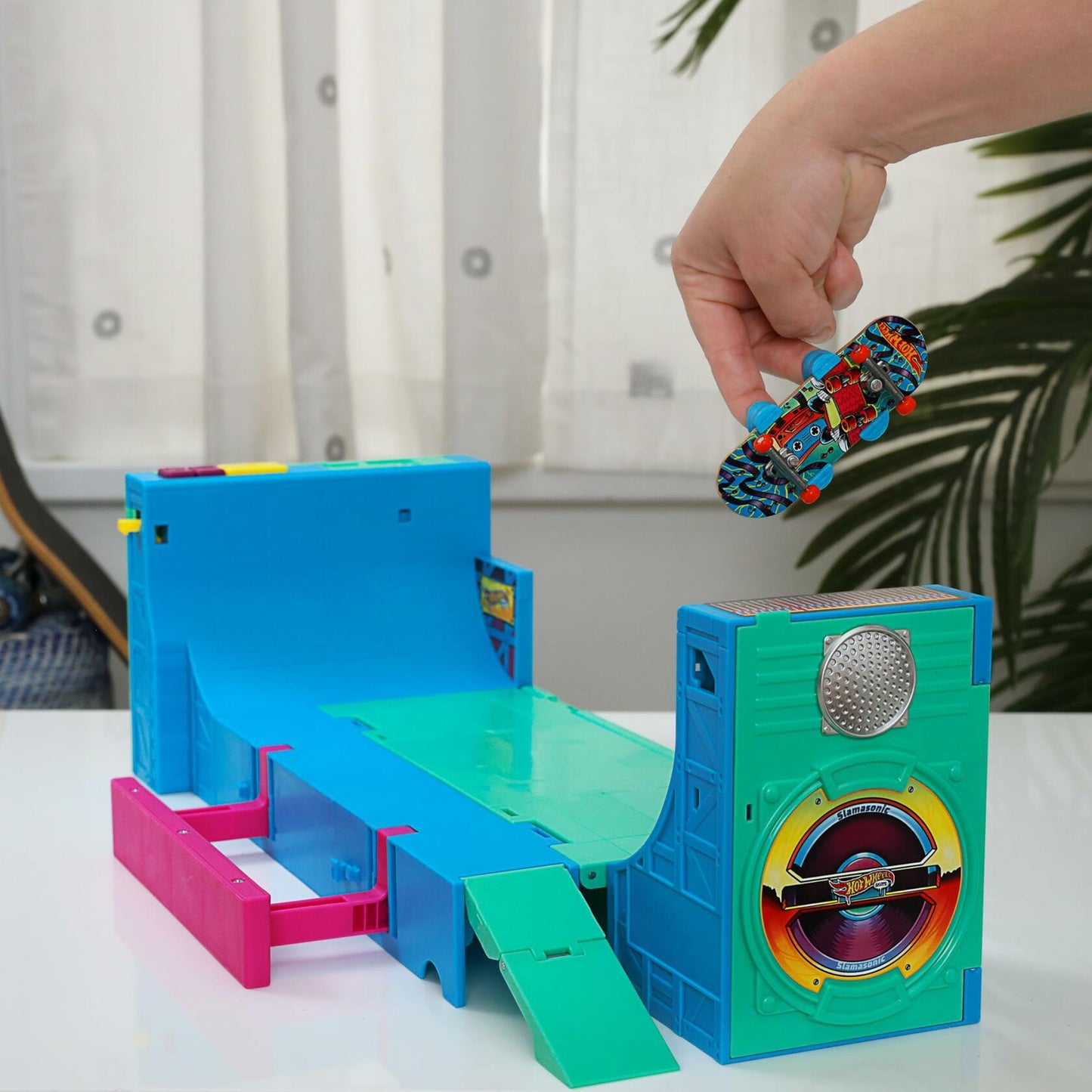 [Like New] Hot Wheels Skate Boombox Skate Park Playset Green Plastic Mattel