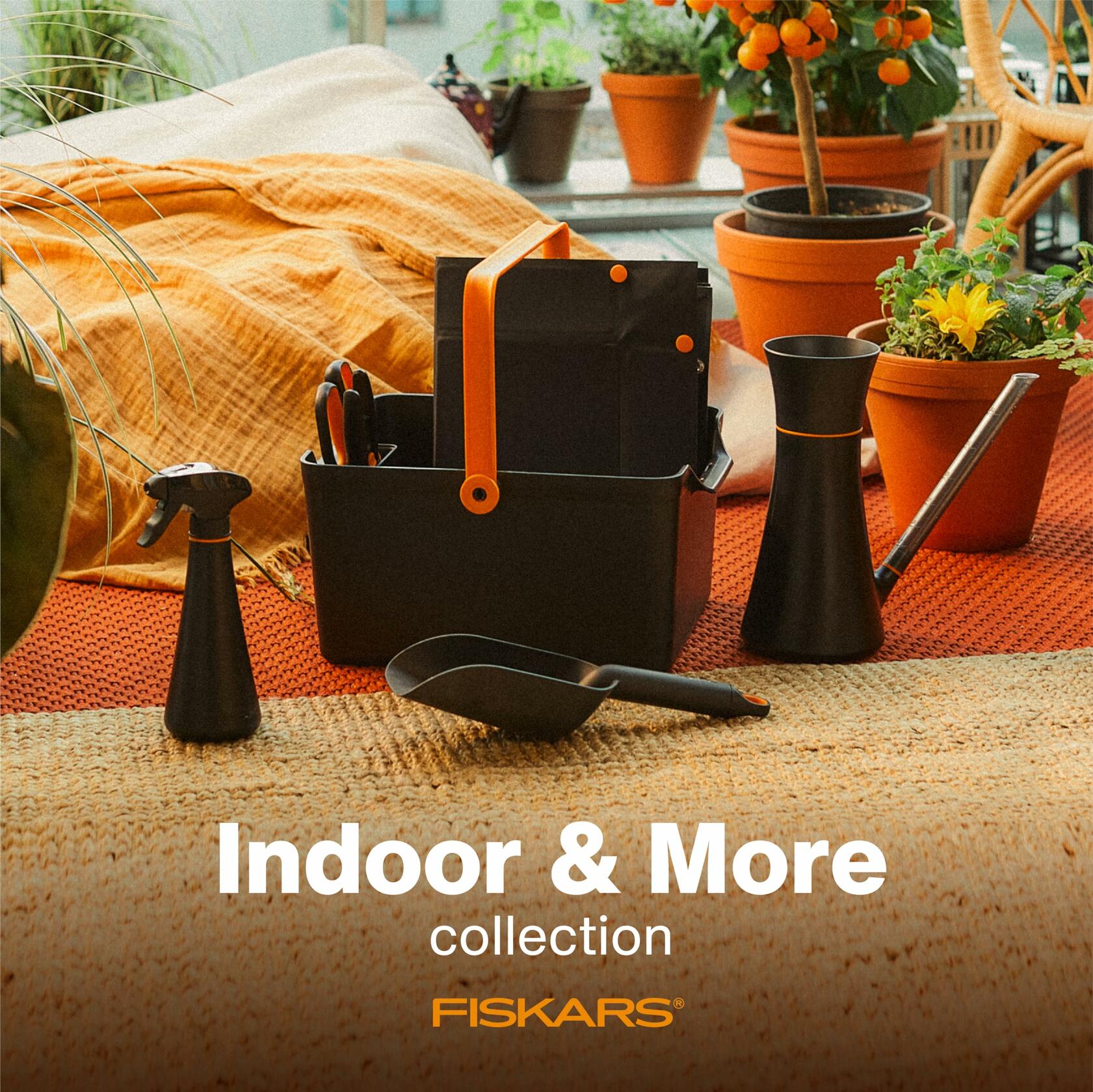 Fiskars Soil Scoop Garden Tool 1.5 Cups Recycled Plastic Potting Transplanting