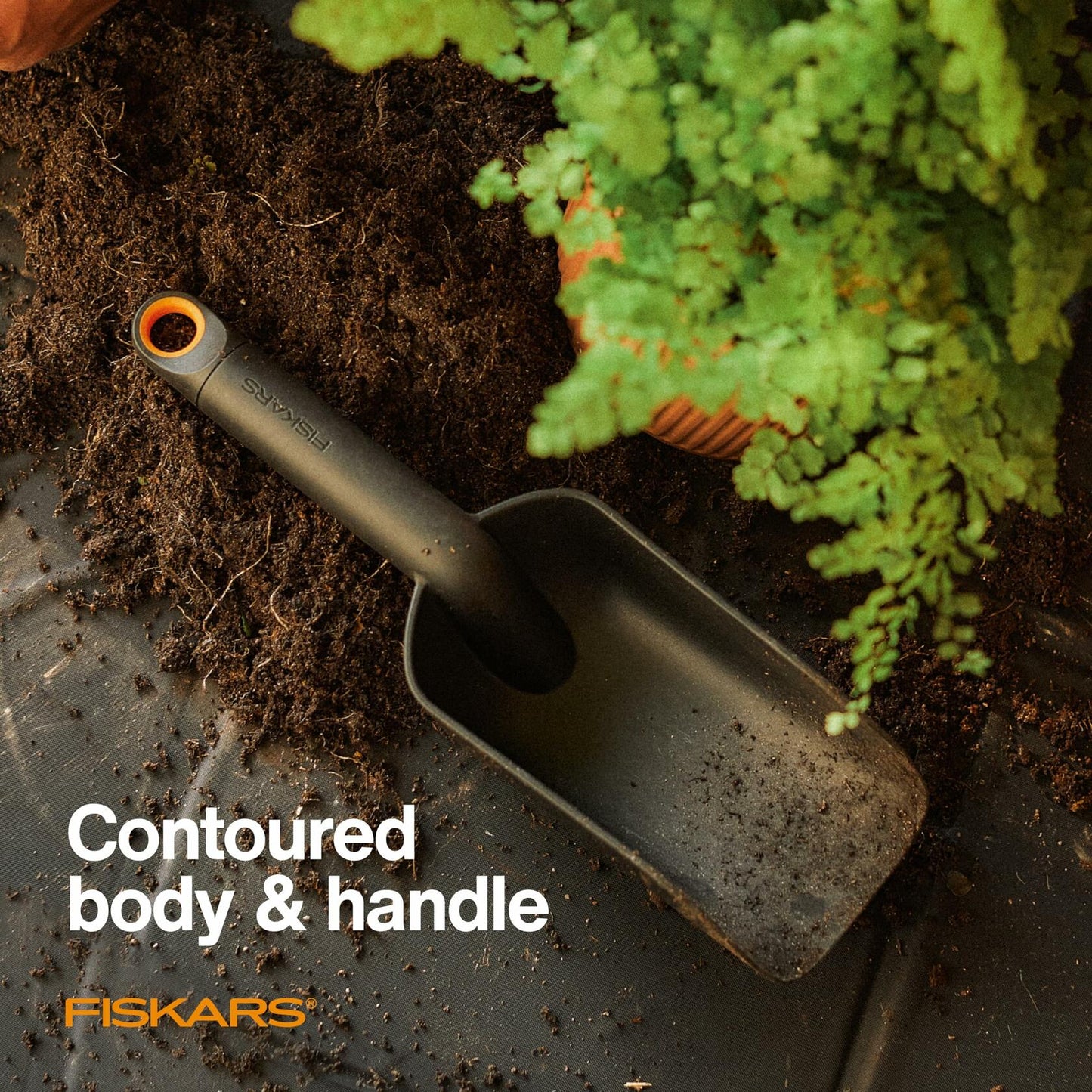 Fiskars Soil Scoop Garden Tool 1.5 Cups Recycled Plastic Potting Transplanting